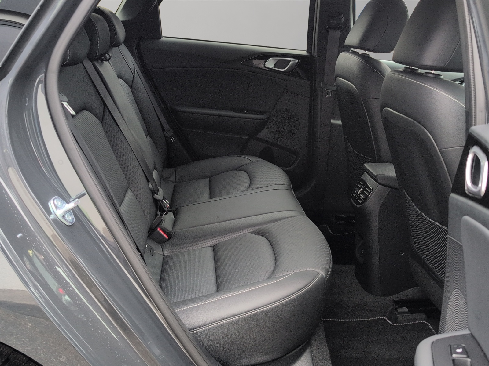 KIA Ceed SW 1.5 T-GDi MHEV GT-Line / inkl. Winterräder / CH Herstellergarantie bis 6.2032 / Leasing Aktion 0.99% 36 Mte.-image-10