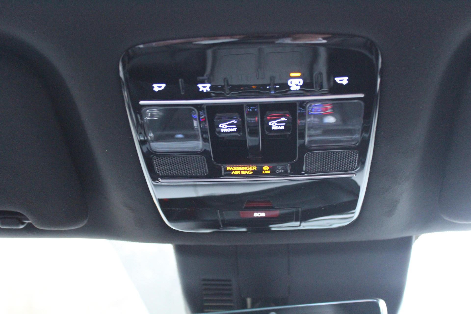 HYUNDAI Santa Fe 1.6 T-GDi HEV Calligraphy Swiss Ed. 4WD Automatic (MY26)-image-17