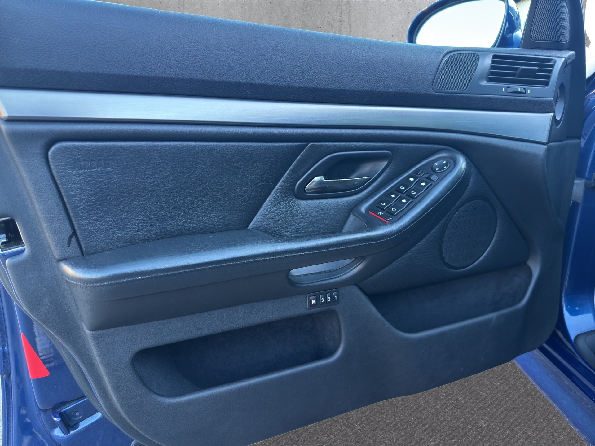 BMW M5-image-20