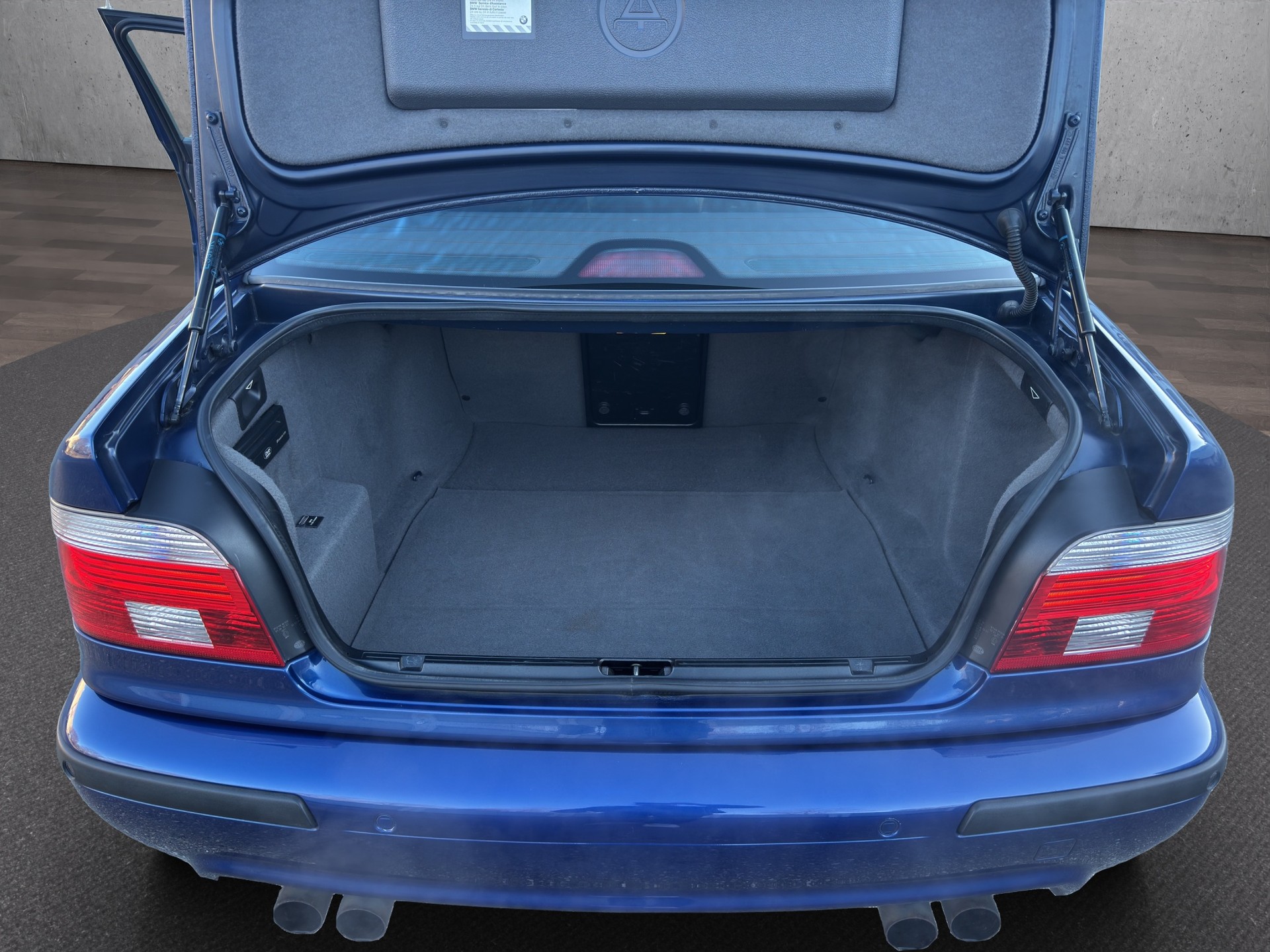 BMW M5-image-13