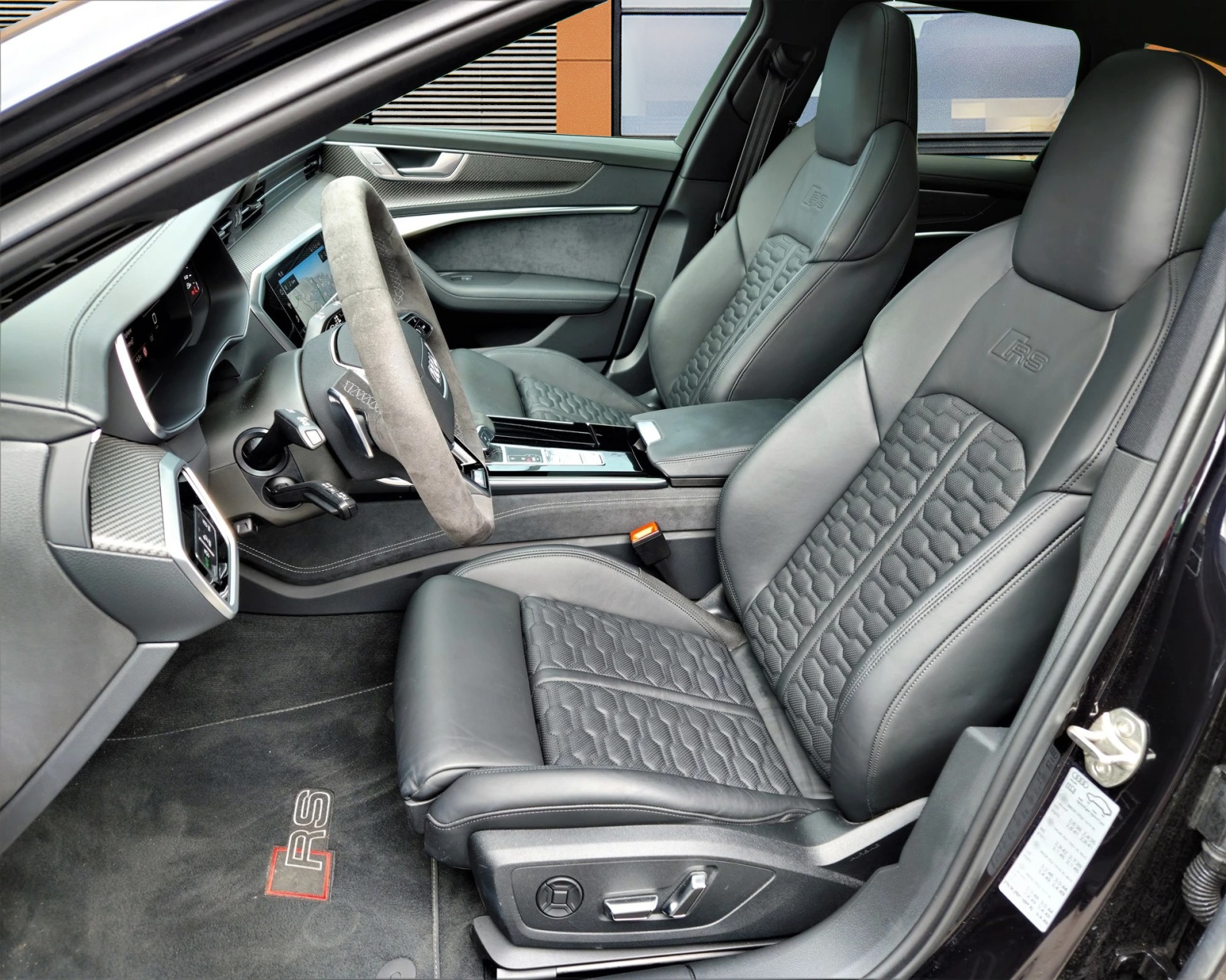 AUDI RS6 Avant 4.0 TFSI V8 quattro-image-8