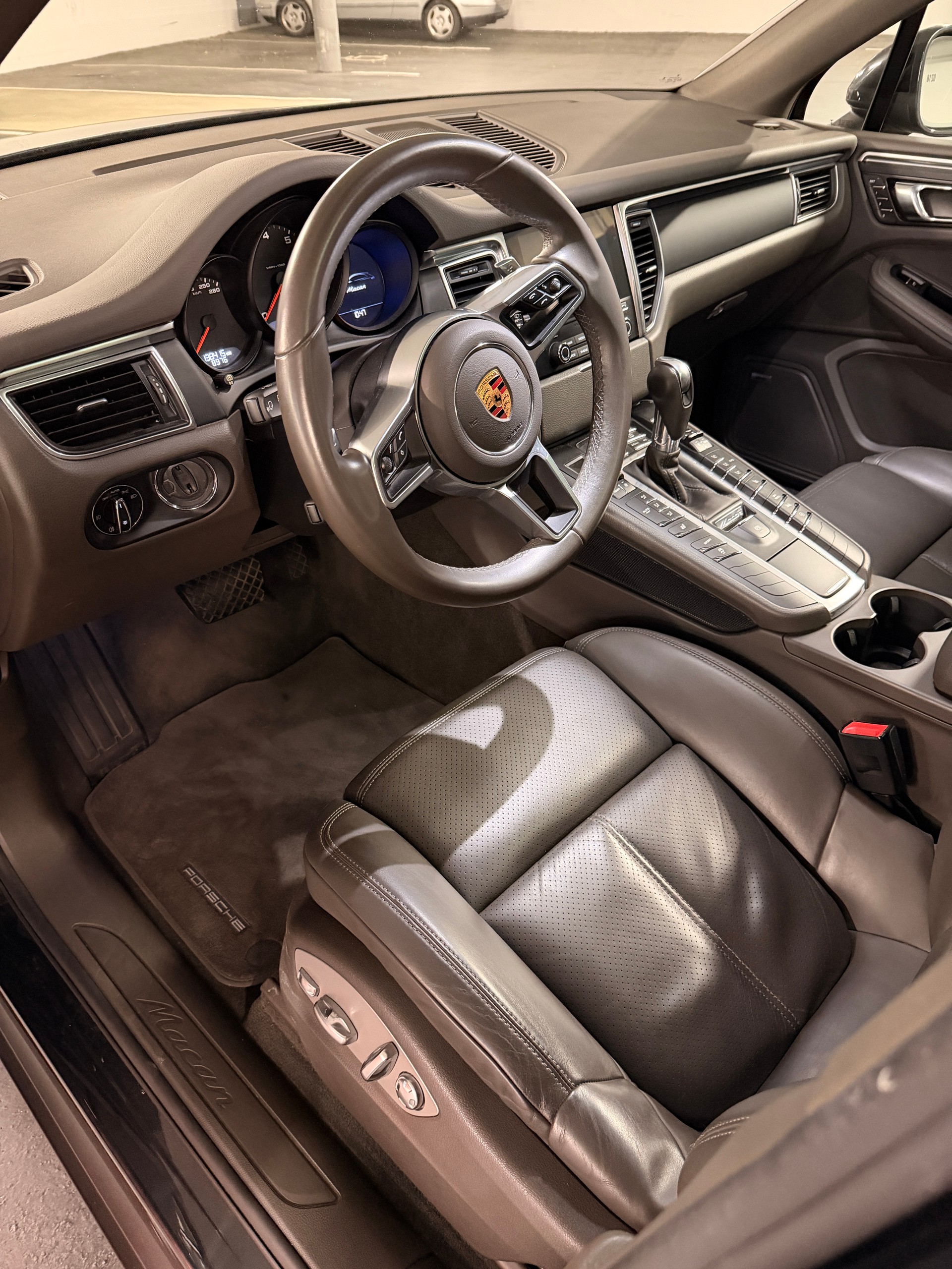 PORSCHE Macan PDK-image-9
