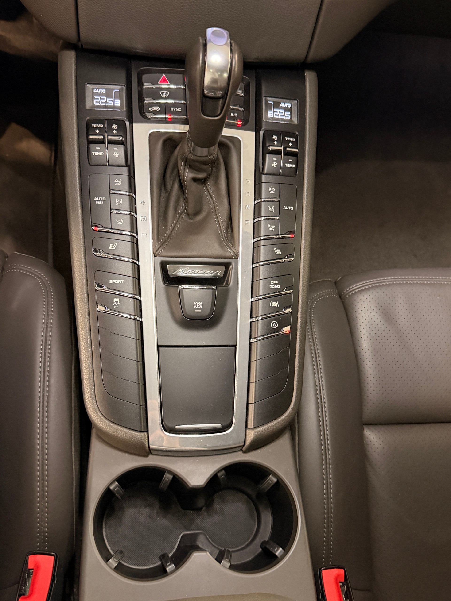 PORSCHE Macan PDK-image-12