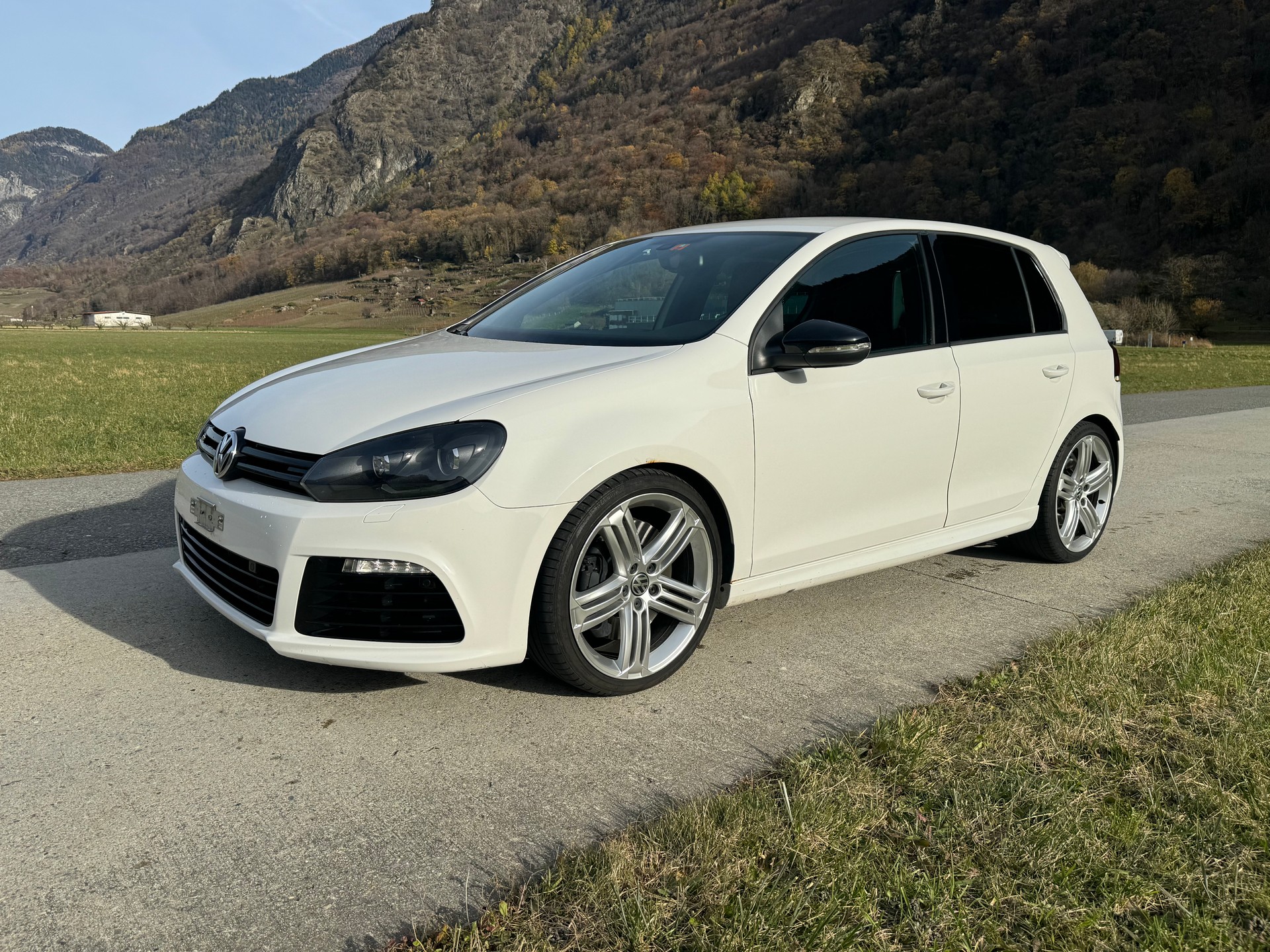 VW Golf 2.0 TSI R 4Motion DSG-image-2