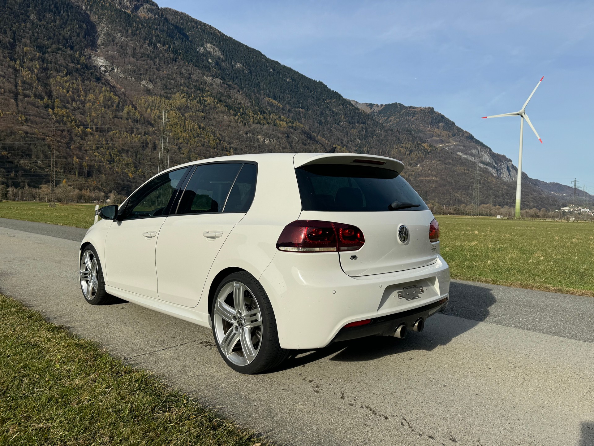 VW Golf 2.0 TSI R 4Motion DSG-image-3