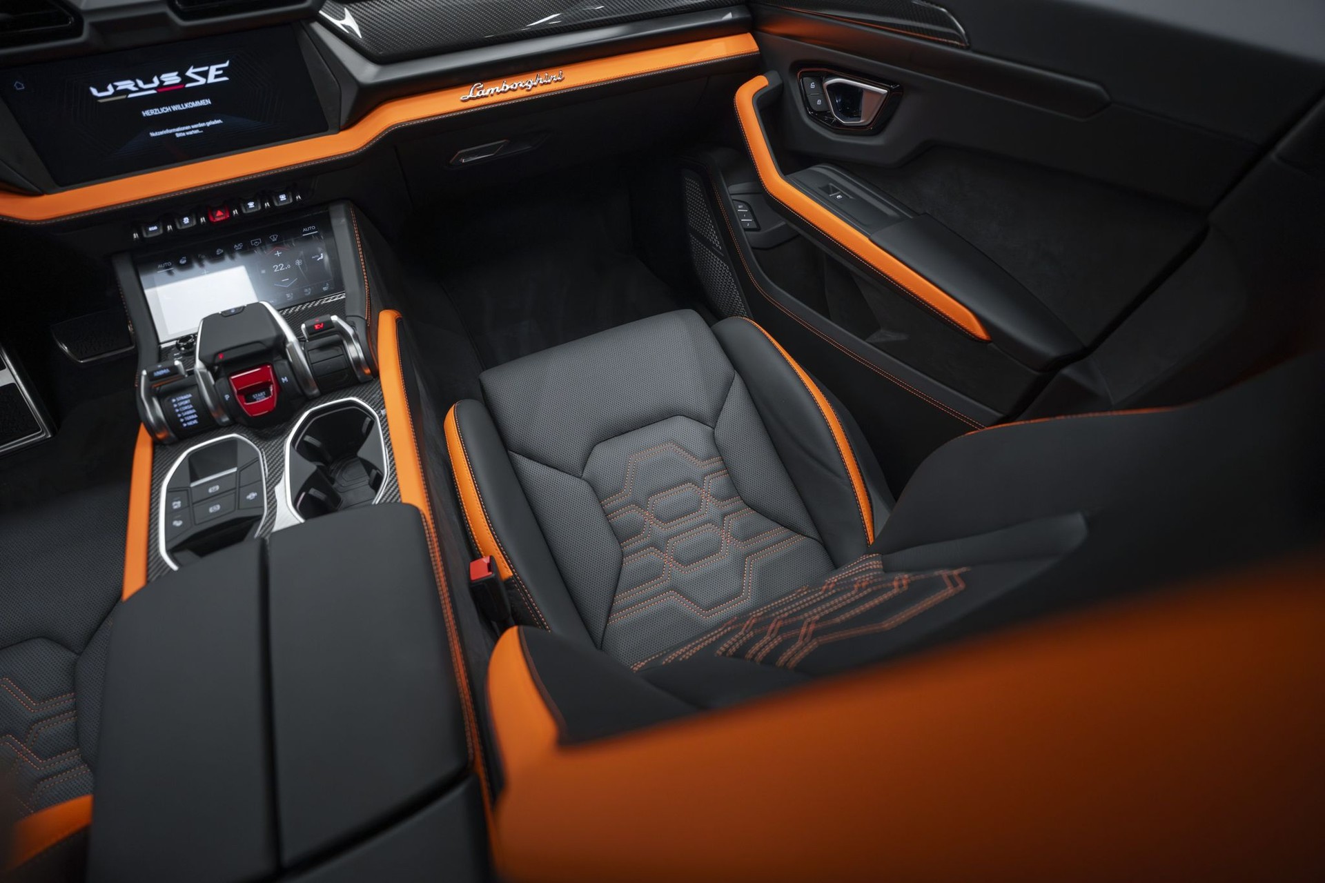 LAMBORGHINI Urus SE-image-13