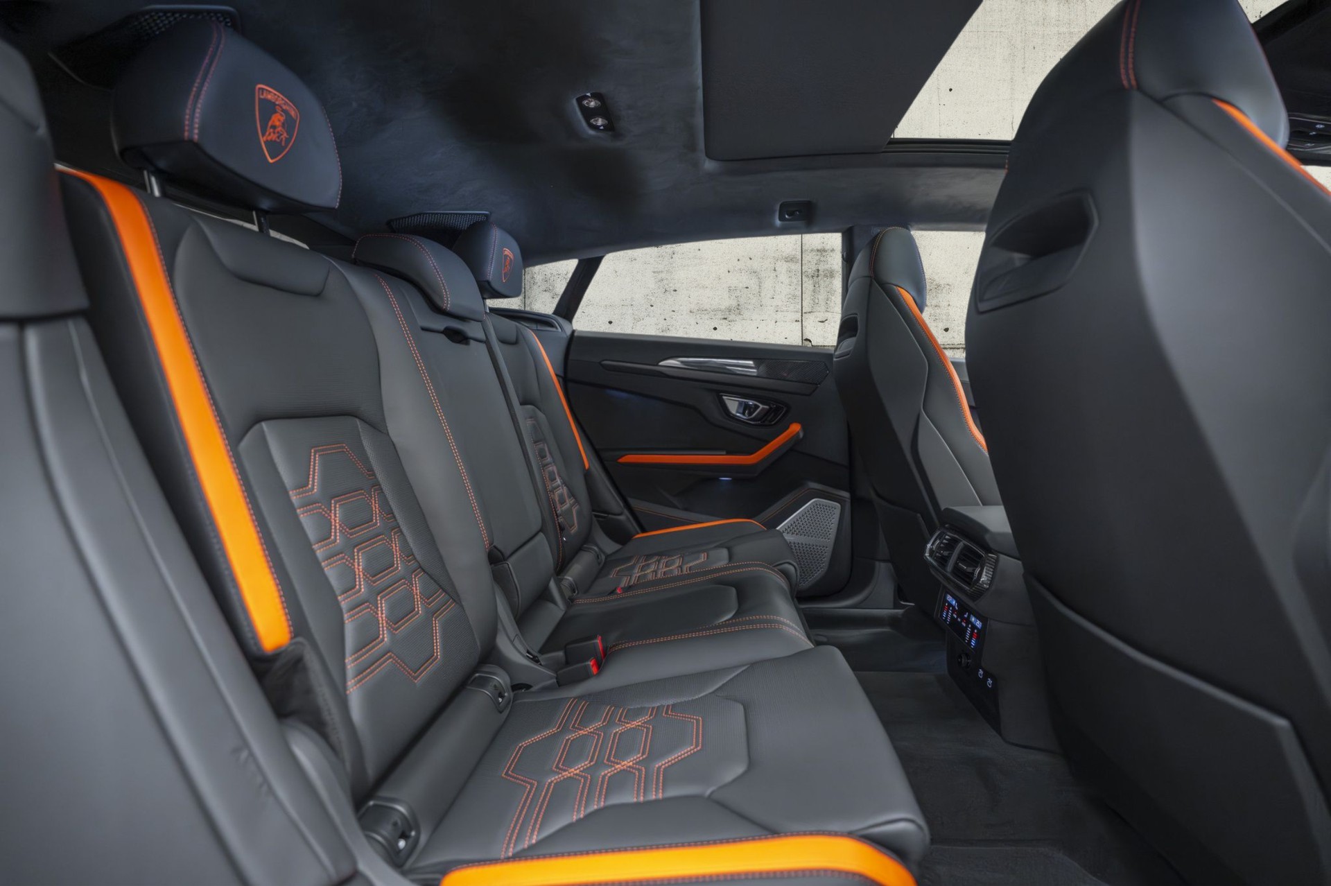 LAMBORGHINI Urus SE-image-12
