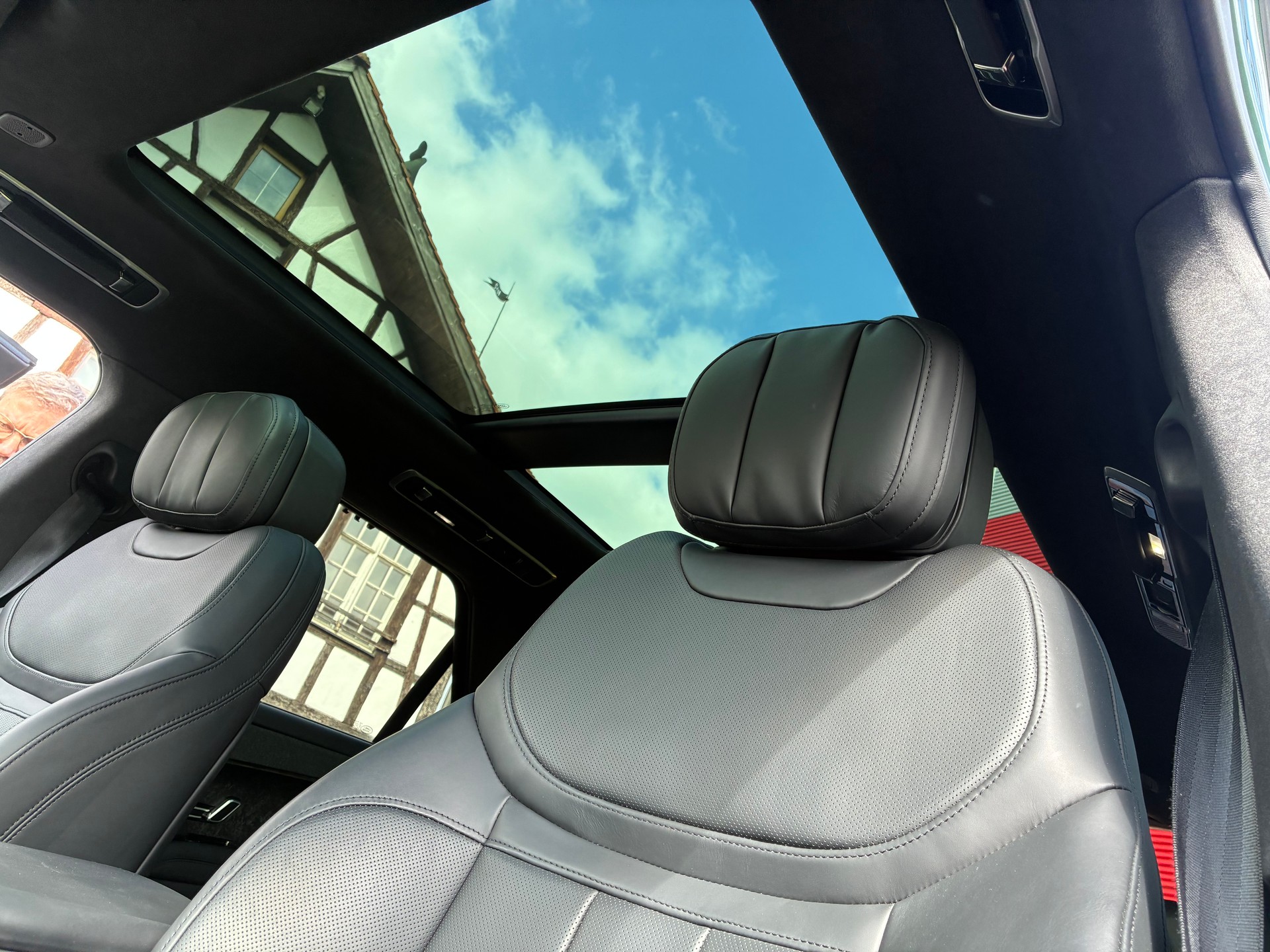LAND ROVER Range Rover Sport 3.0 Diesel 350 PS Dynamic-image-9