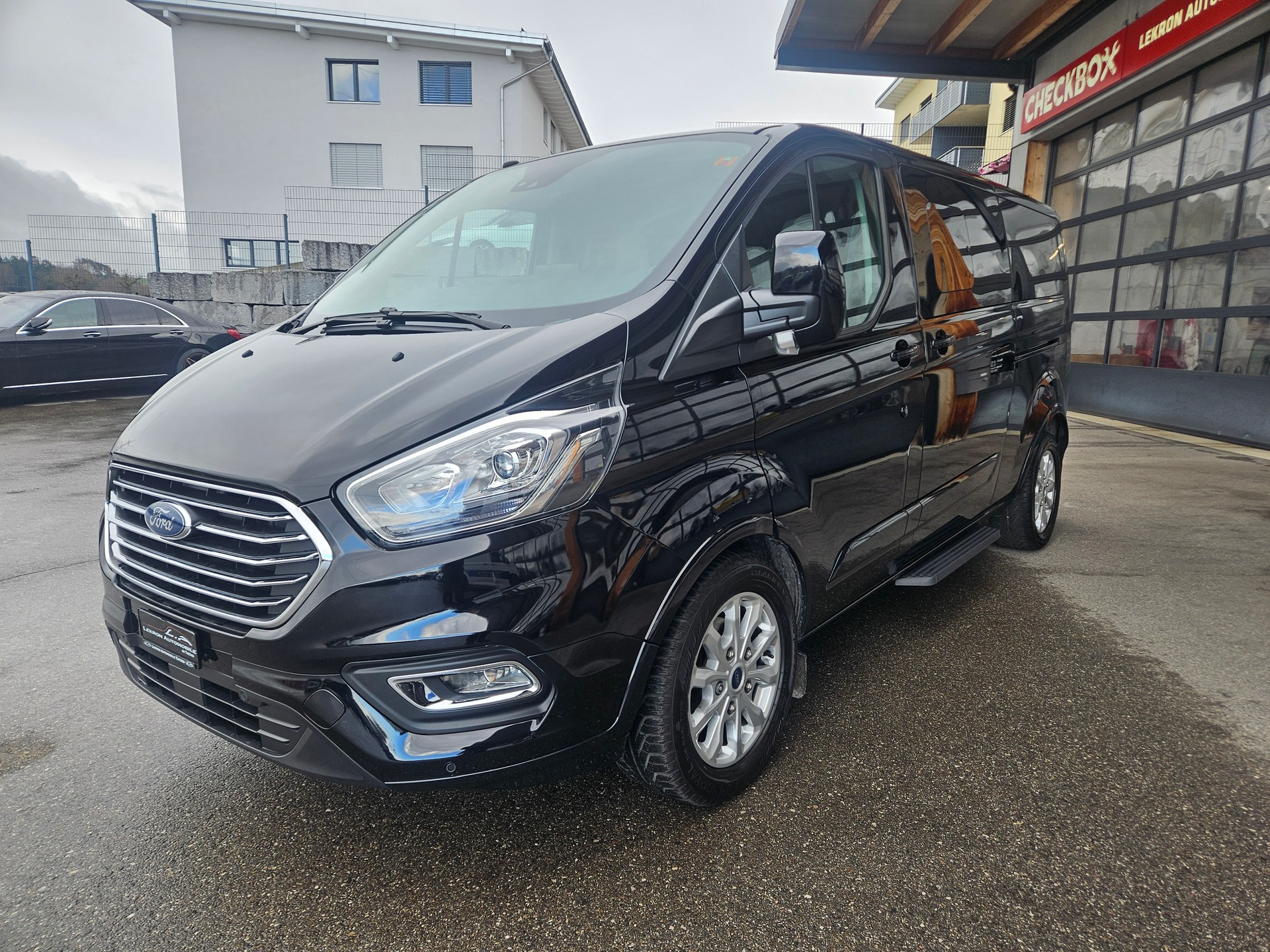 FORD Tourneo Custom 310 L2H1 Titanium SelectShift A-image-2