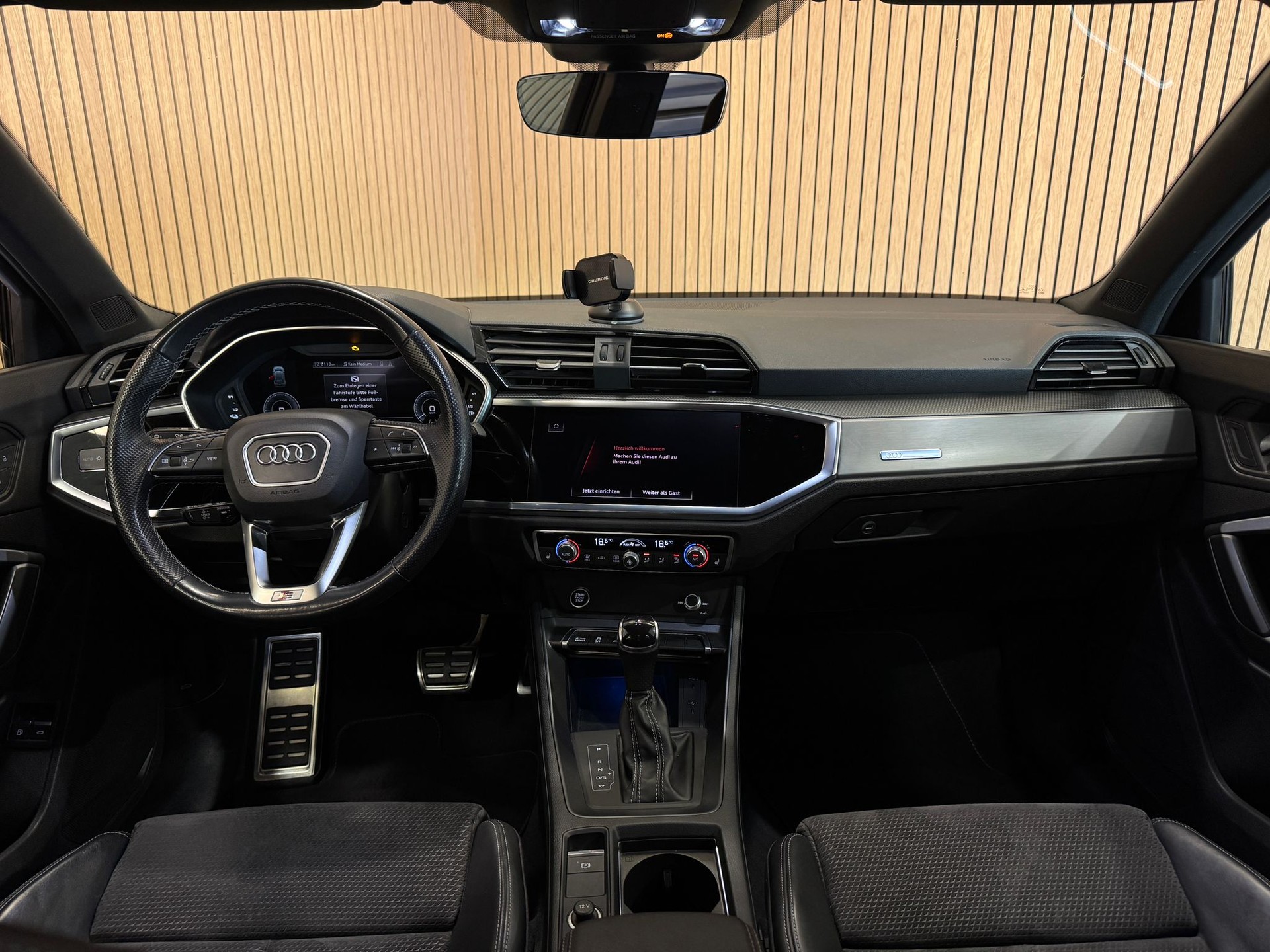 AUDI Q3 45 TFSI e S line Attraction S-tronic-image-10