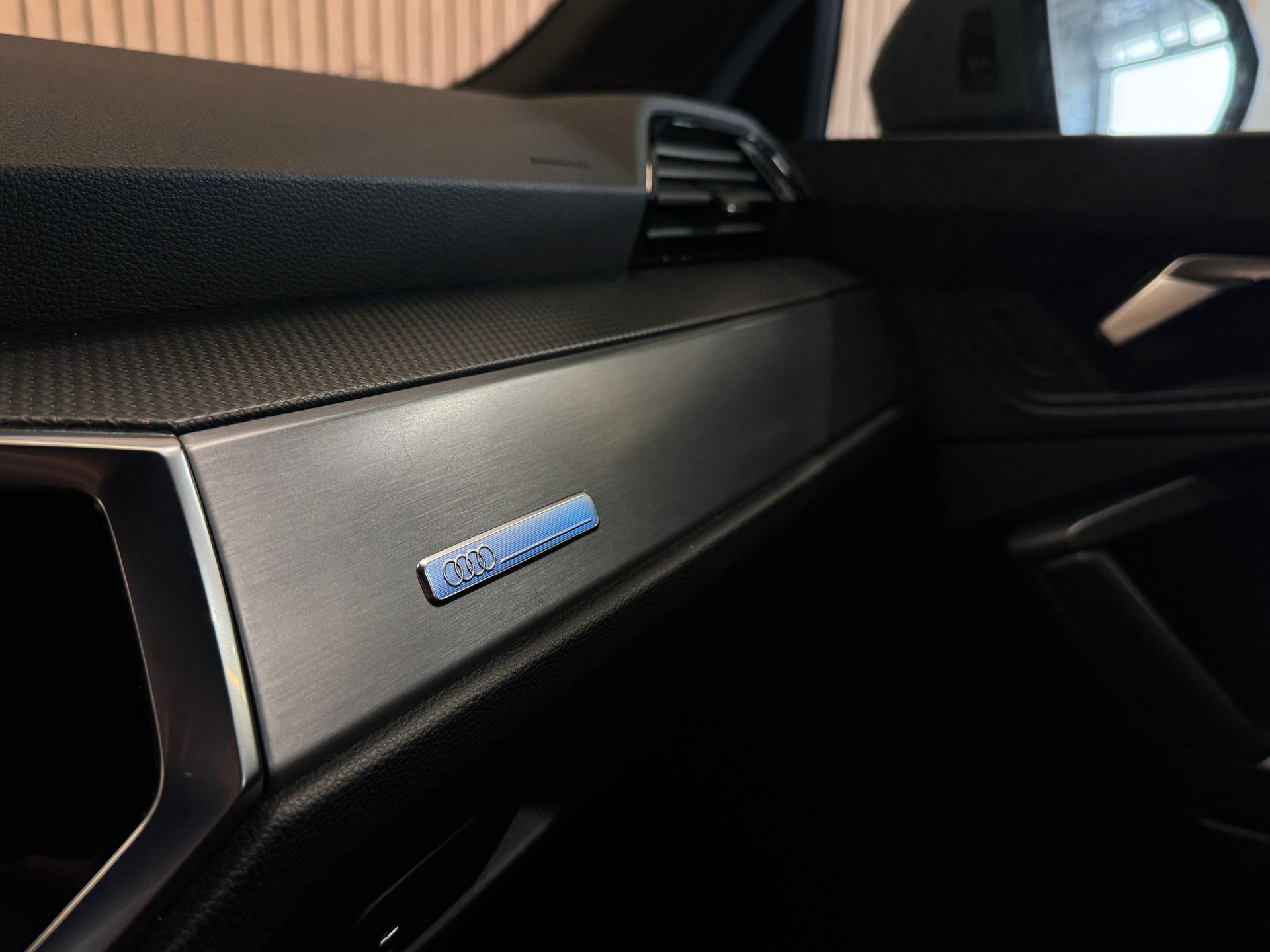 AUDI Q3 45 TFSI e S line Attraction S-tronic-image-19