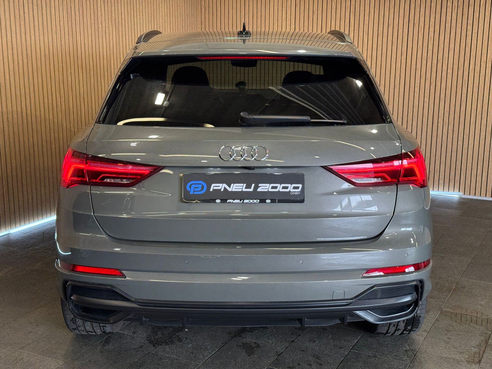 AUDI Q3 45 TFSI e S line Attraction S-tronic-image-6