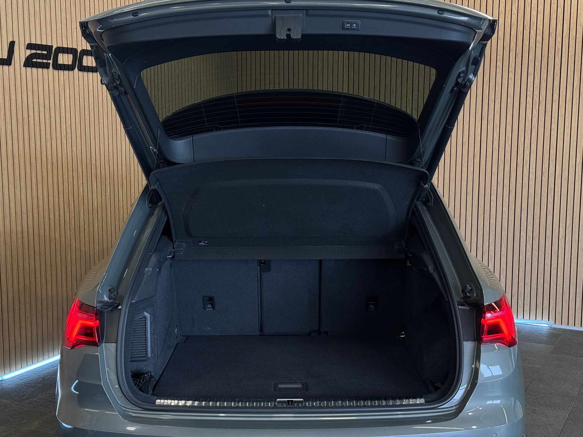 AUDI Q3 45 TFSI e S line Attraction S-tronic-image-7