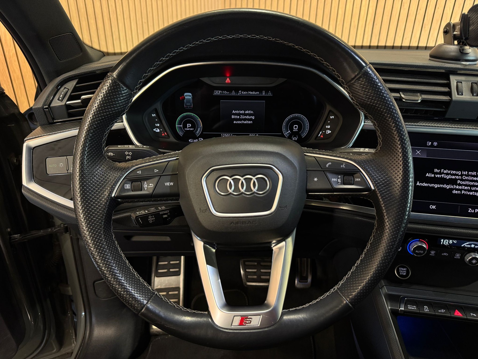 AUDI Q3 45 TFSI e S line Attraction S-tronic-image-13