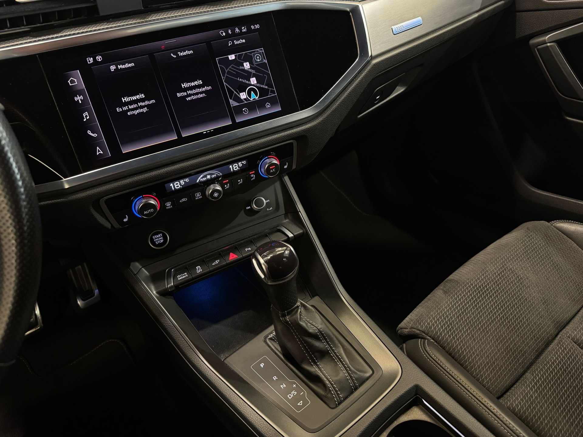 AUDI Q3 45 TFSI e S line Attraction S-tronic-image-11