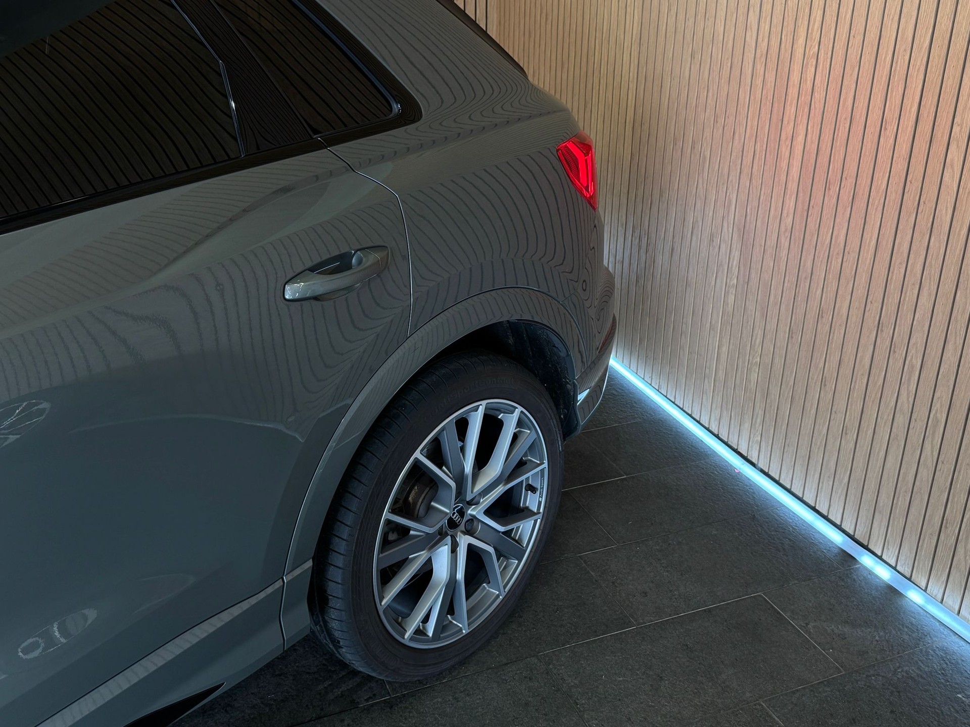 AUDI Q3 45 TFSI e S line Attraction S-tronic-image-4