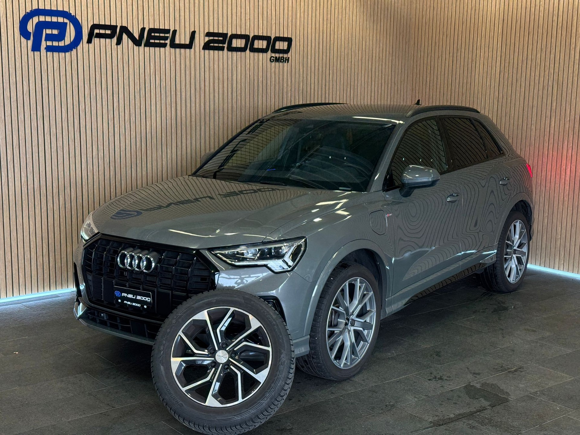 AUDI Q3 45 TFSI e S line Attraction S-tronic-image-0