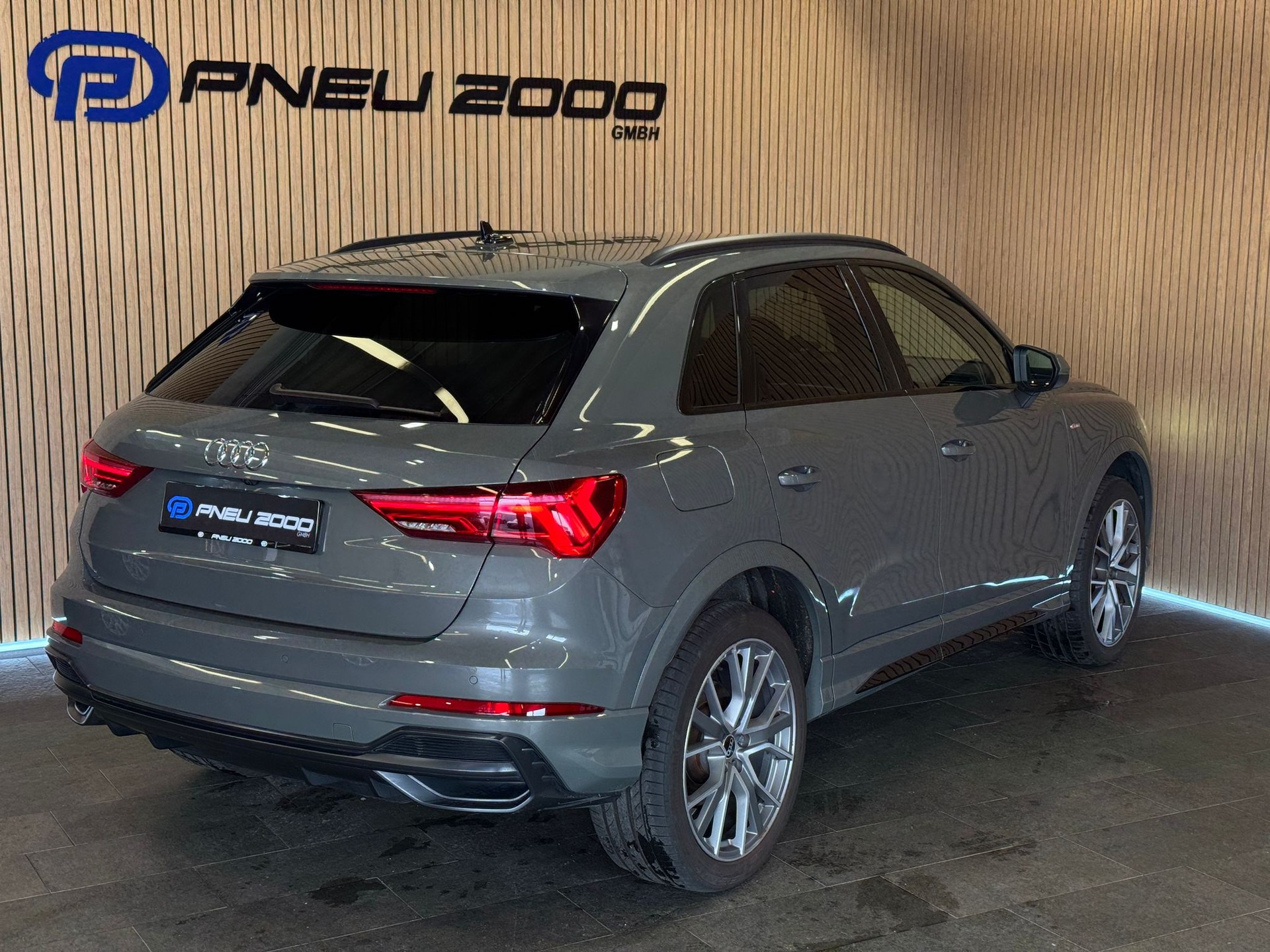 AUDI Q3 45 TFSI e S line Attraction S-tronic-image-5