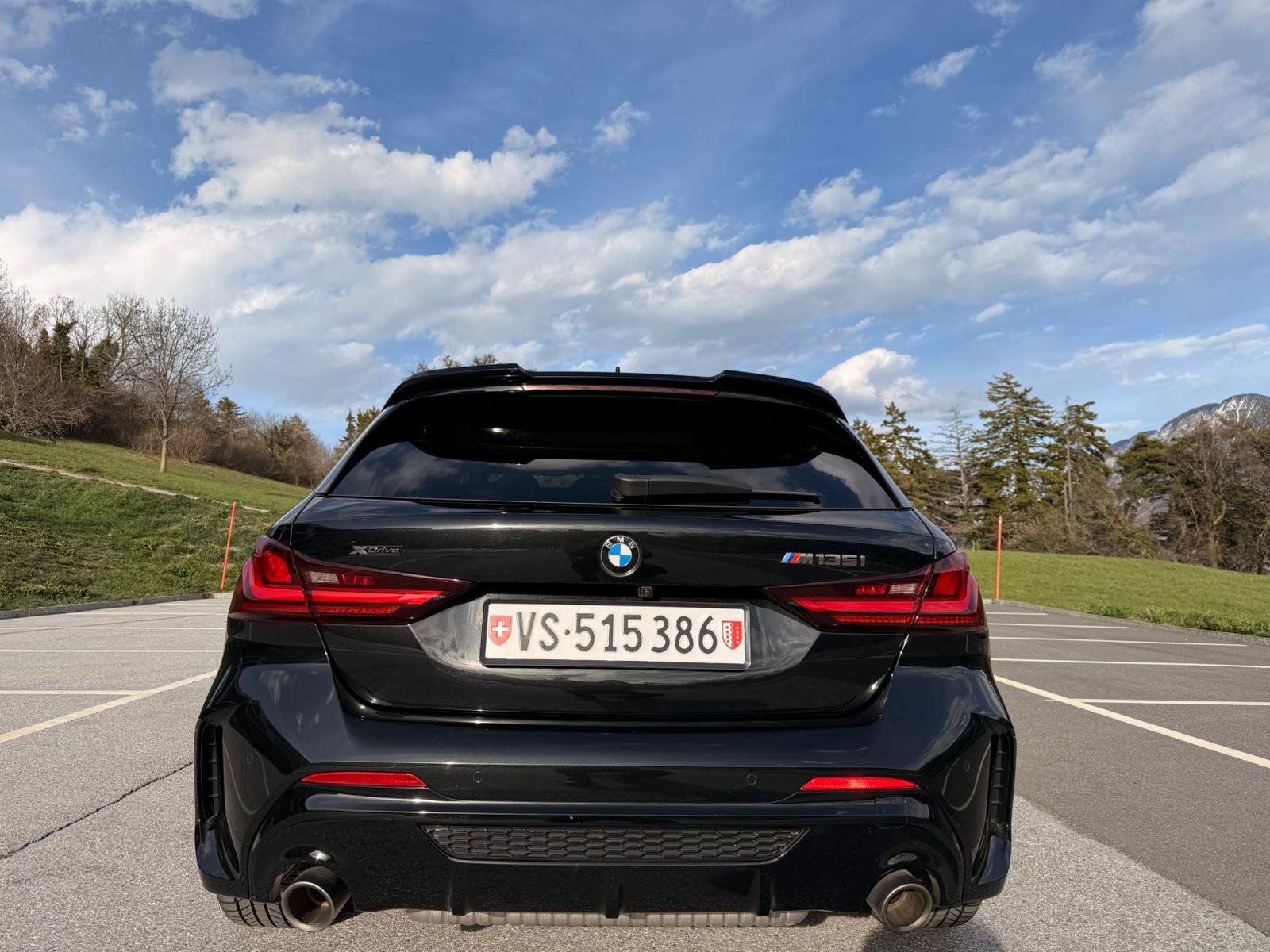 BMW M135i xDrive Steptronic-image-1