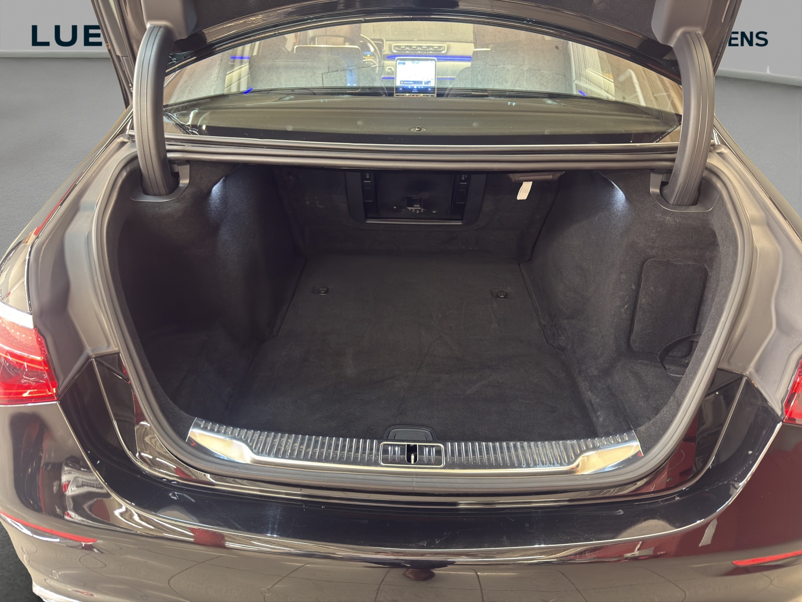 MERCEDES-BENZ S 350 d L 4M - AMG / DISTRONIC / 360 Grad Kamera / Chauffeur-Paket-image-14