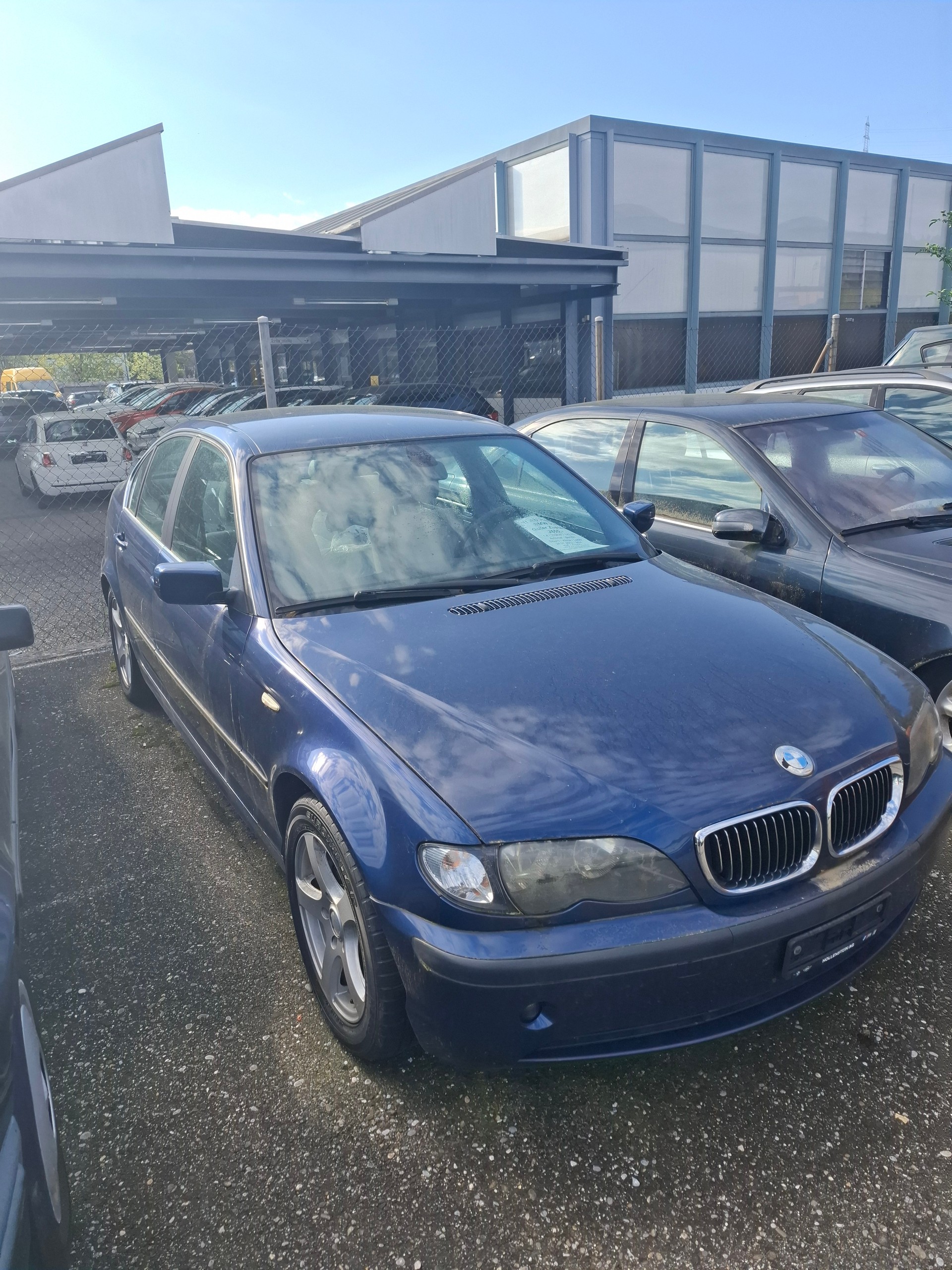 BMW 318i-image-1