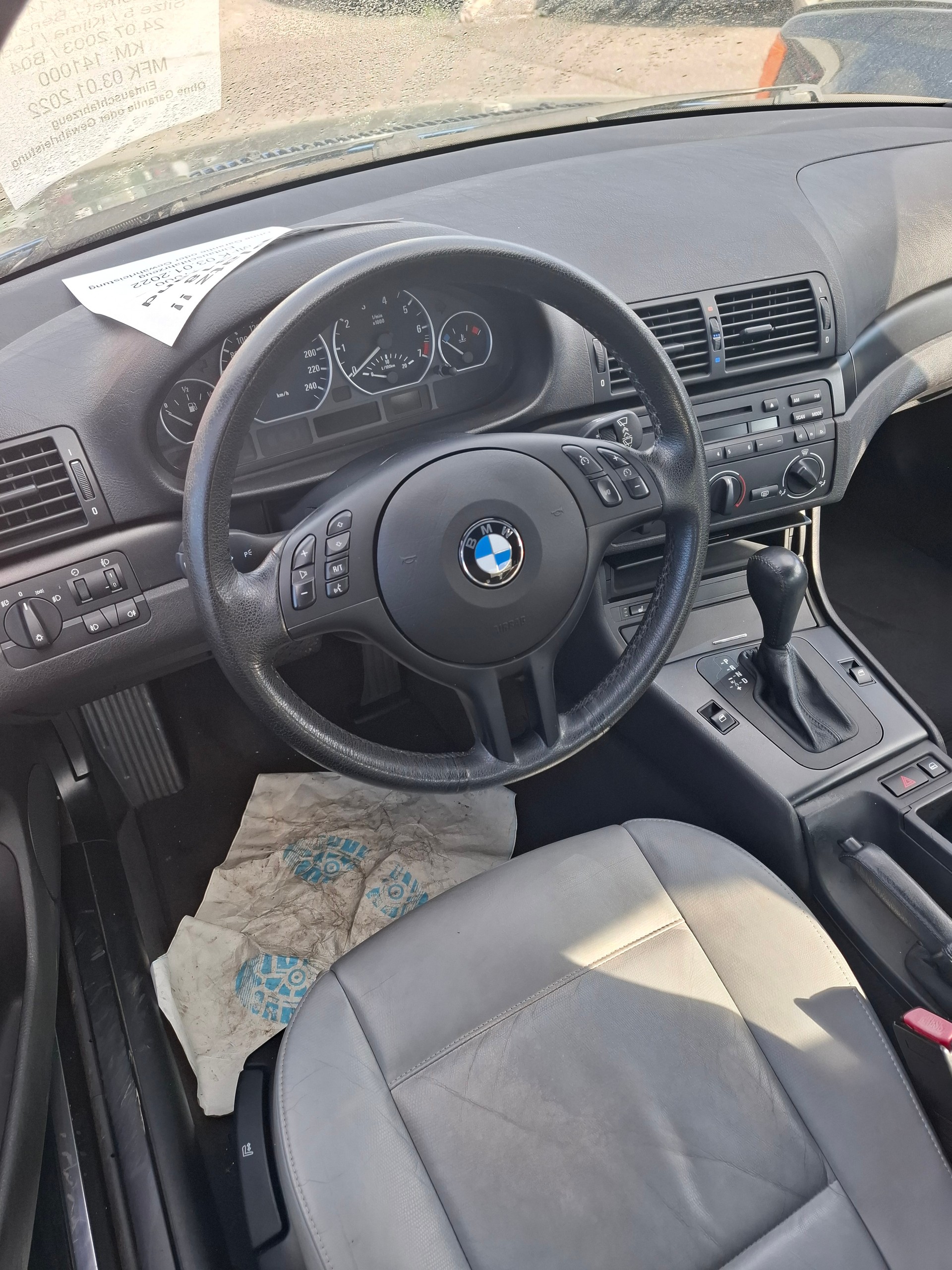 BMW 318i-image-4