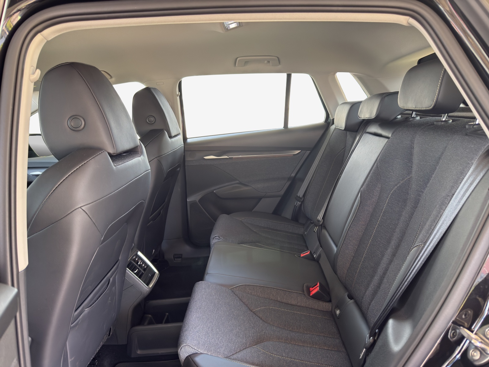 SKODA Elroq 60-image-11