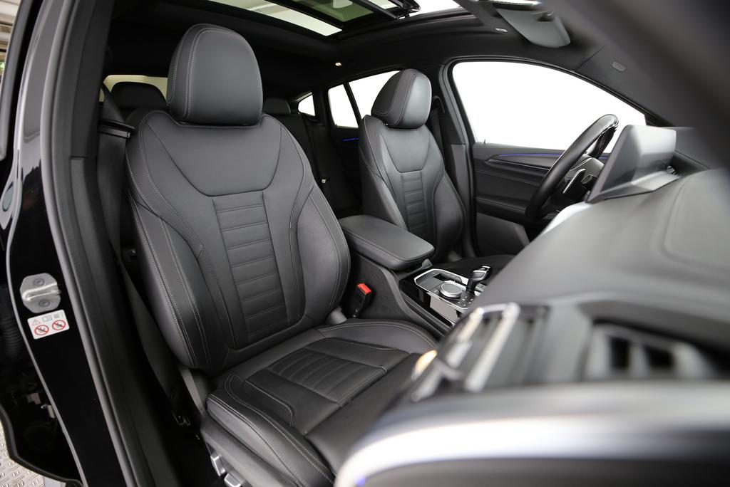 BMW X4 M40d-image-12