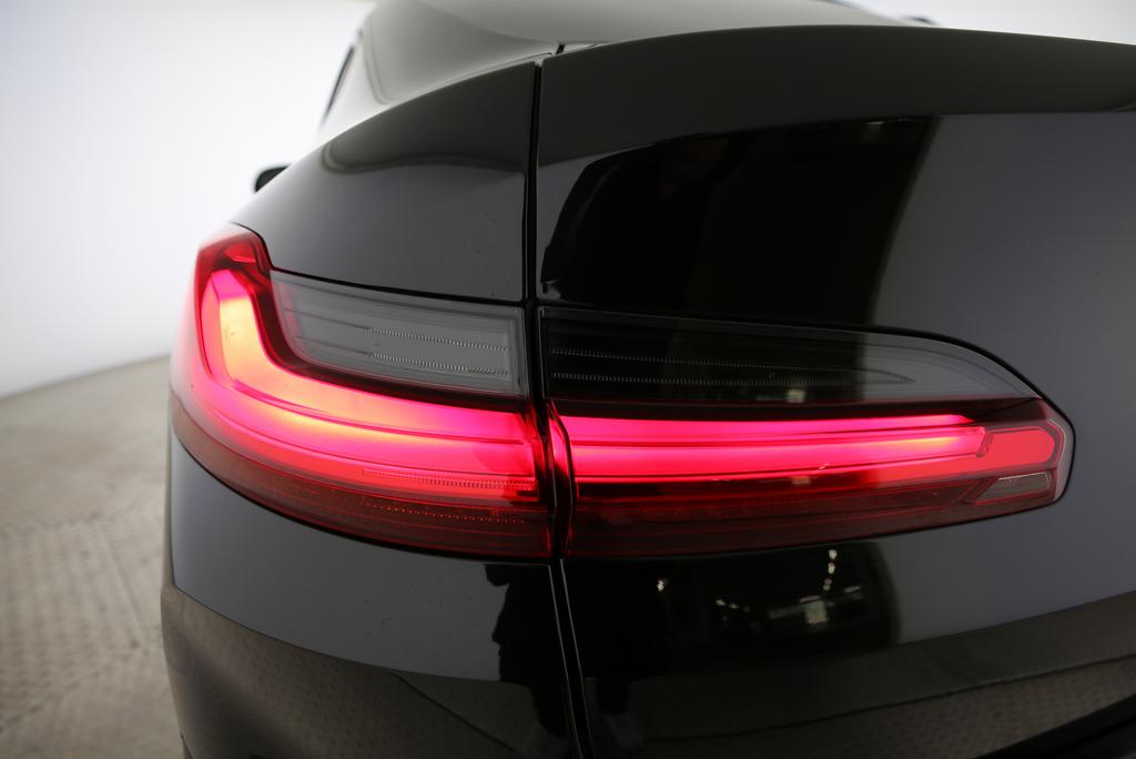 BMW X4 M40d-image-17