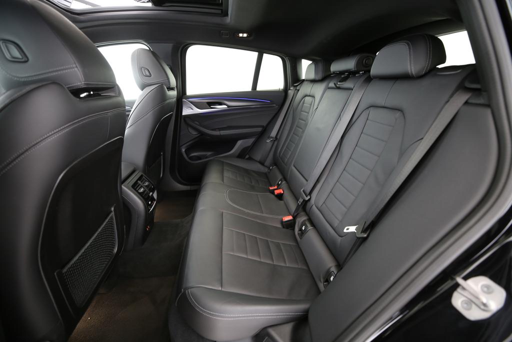 BMW X4 M40d-image-13