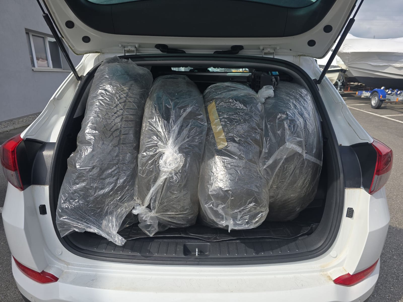 HYUNDAI Tucson 2.0 CRDI Vertex 4WD Automatic ** Ab MFK ** Expertisé **-image-7