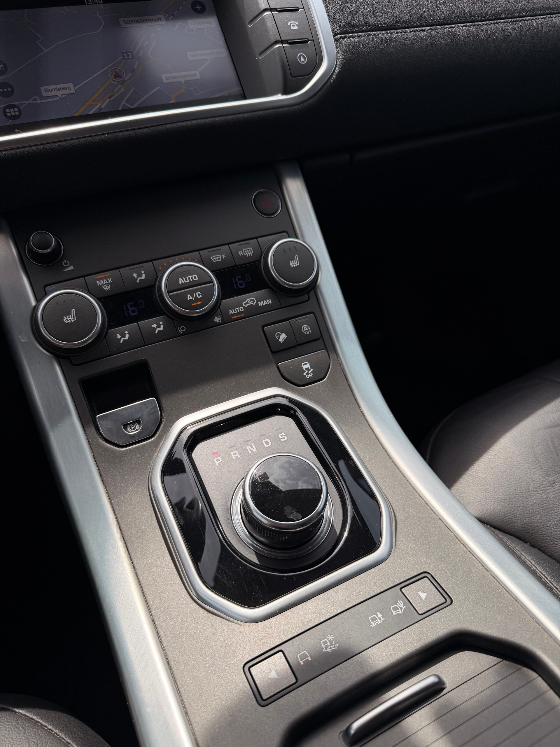 LAND ROVER Range Rover Evoque 2.0 Si4 SE AT9-image-14