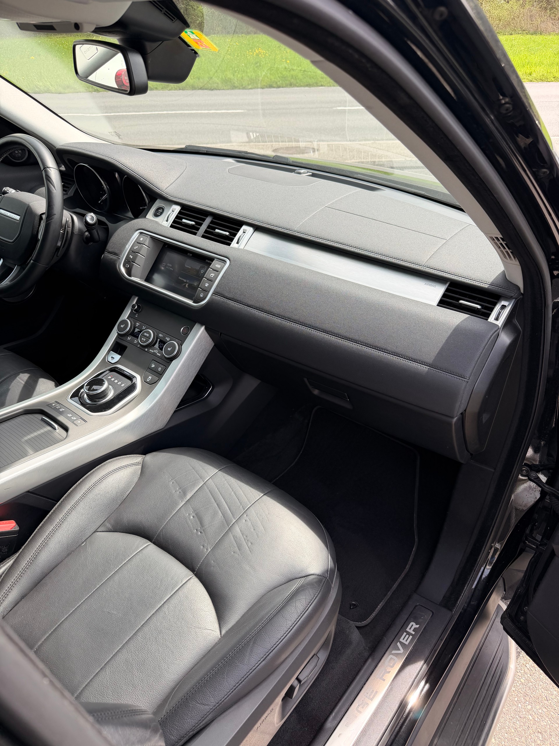 LAND ROVER Range Rover Evoque 2.0 Si4 SE AT9-image-9