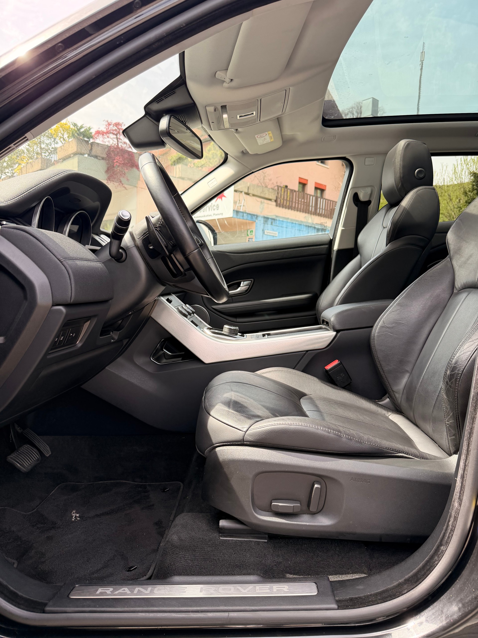 LAND ROVER Range Rover Evoque 2.0 Si4 SE AT9-image-7