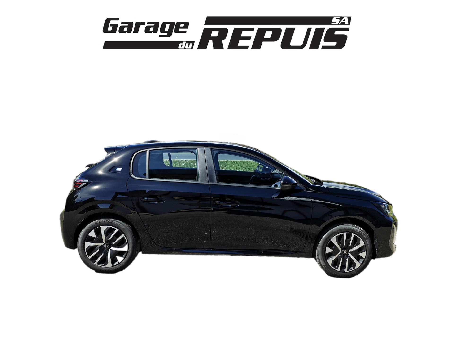 PEUGEOT 208 e-Style-showroom-element-1