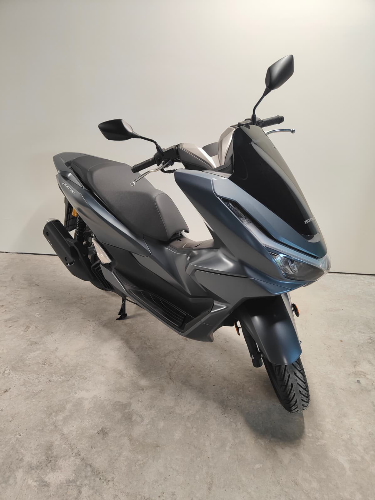 HONDA PCX 125 DX TFT. connectivity