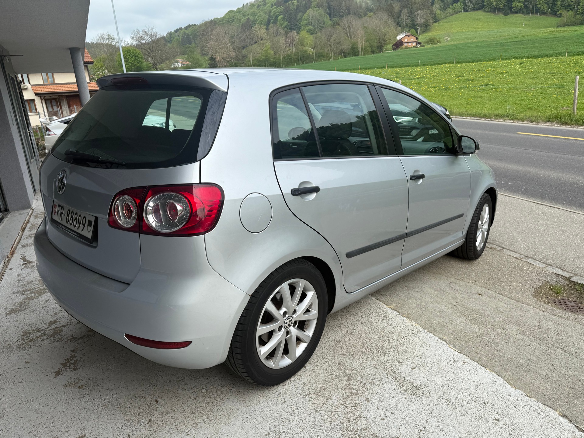 VW Golf Plus 2.0 TDI Comfortline DSG-image-3