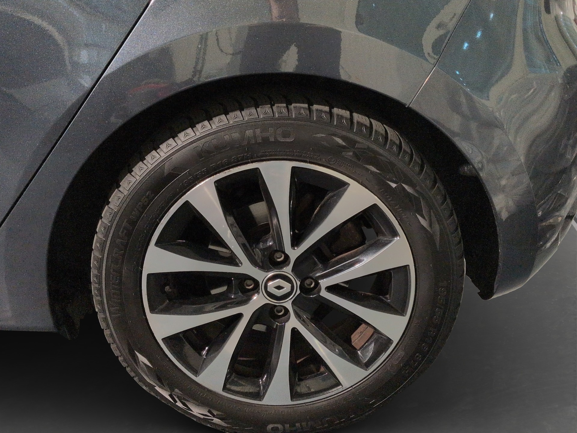 RENAULT Clio 1.6 E-Tech Techno-image-25
