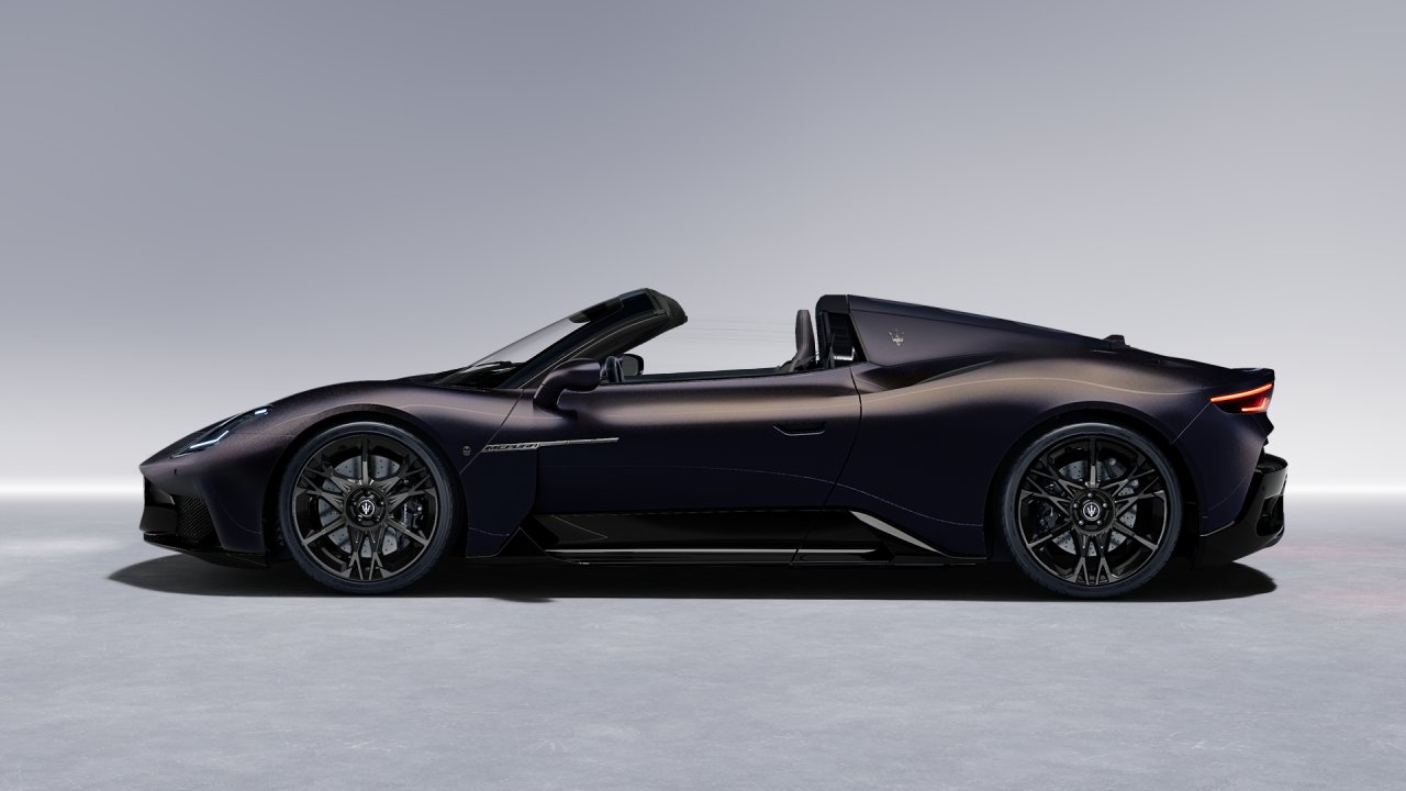 MASERATI McPura Cielo - Night Interaction-showroom-element-1