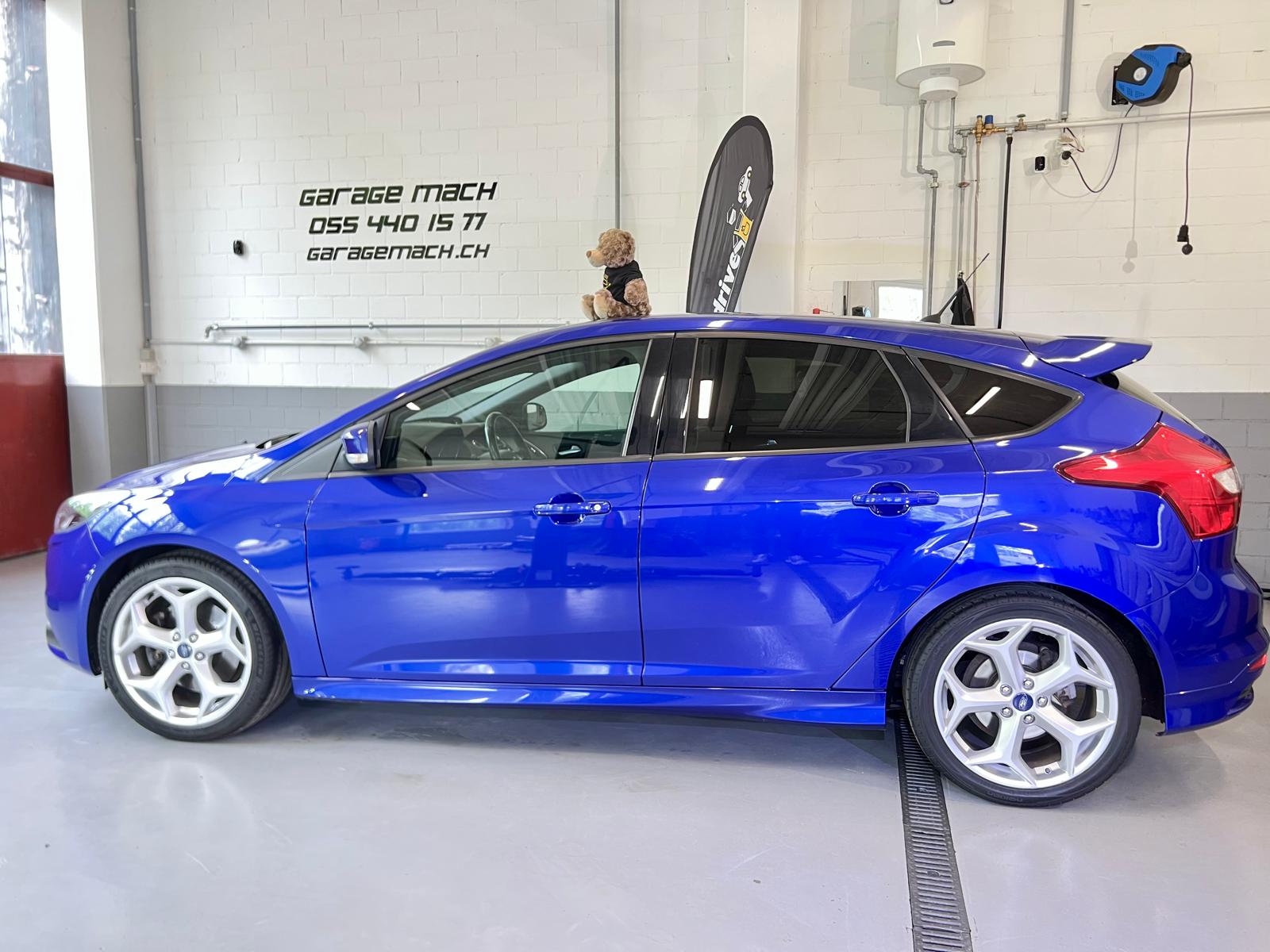 FORD Focus 2.0 SCTi ST-2-image-3