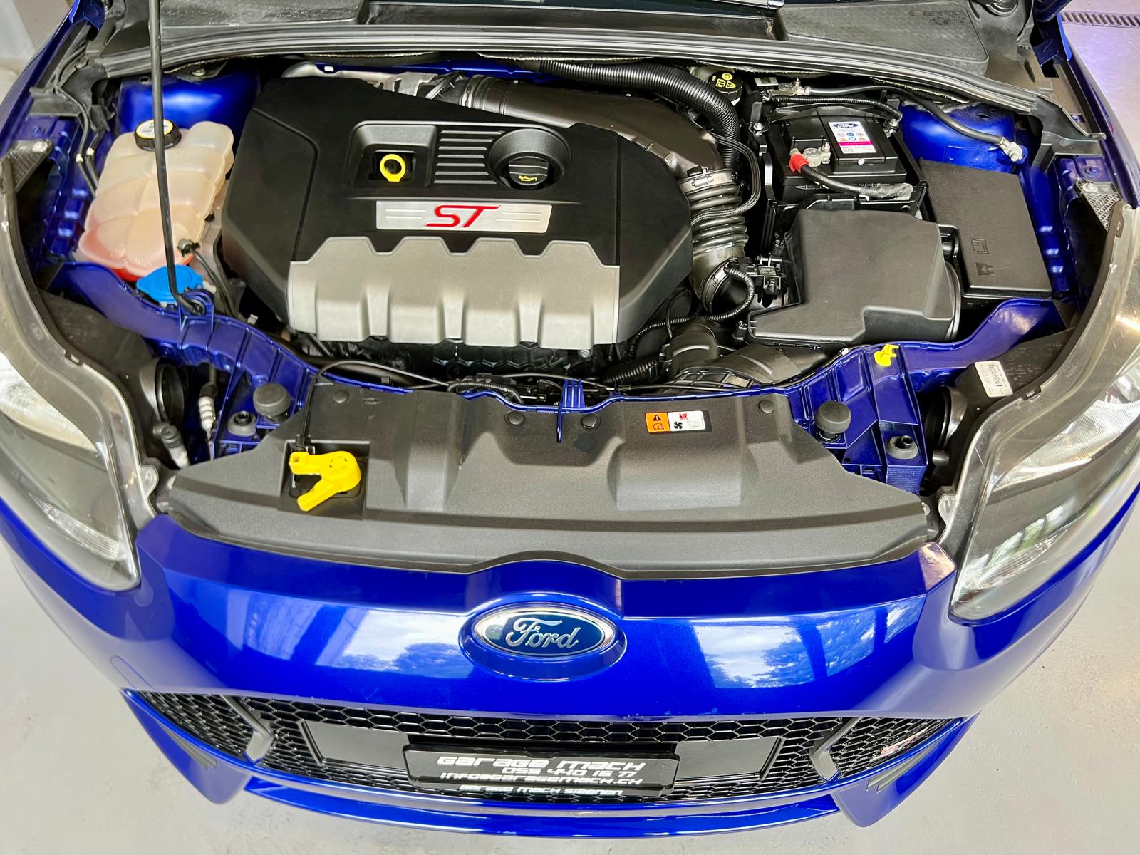 FORD Focus 2.0 SCTi ST-2-image-2
