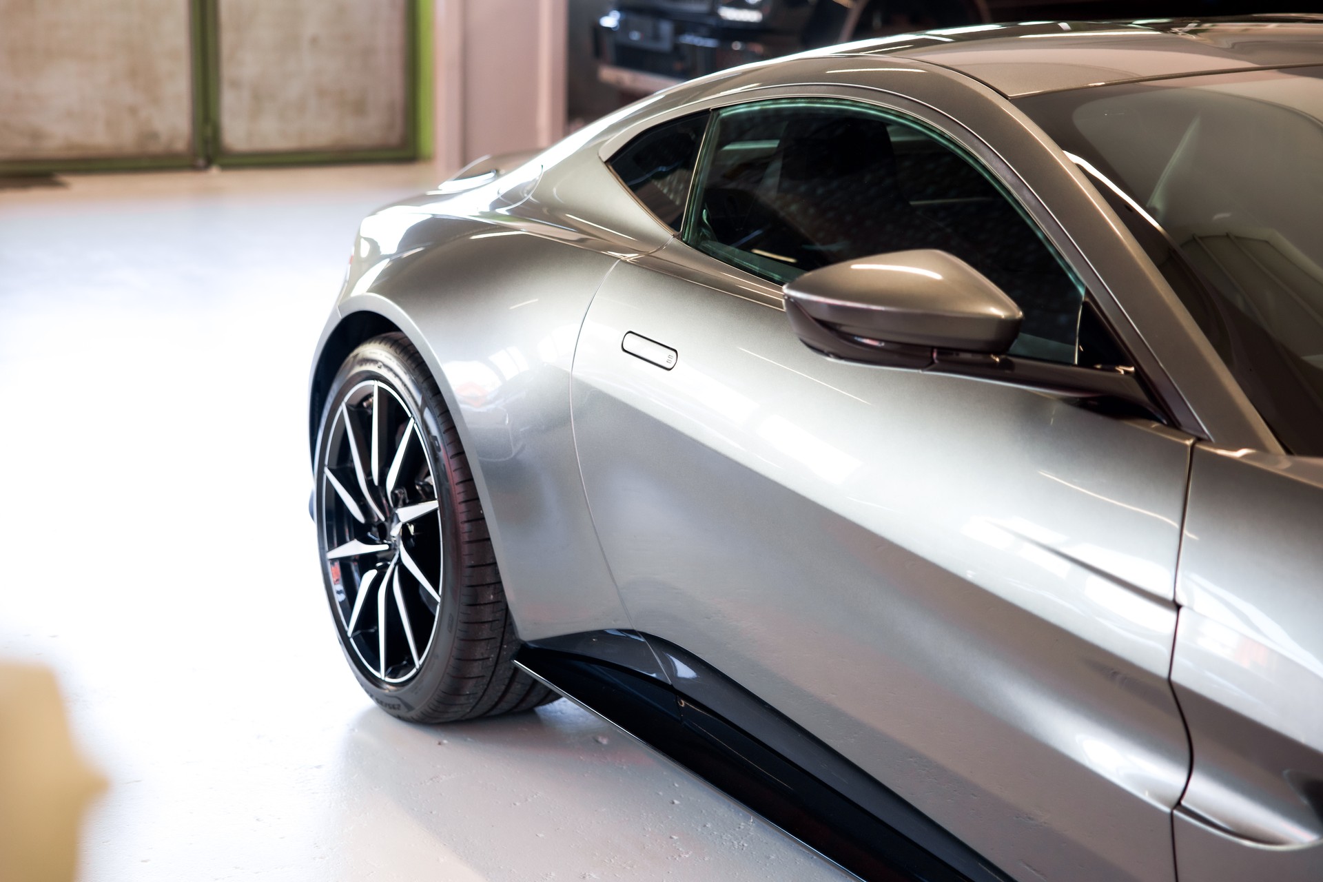 ASTON MARTIN V8 Vantage 4.0 Coupé ohne OPF-image-14