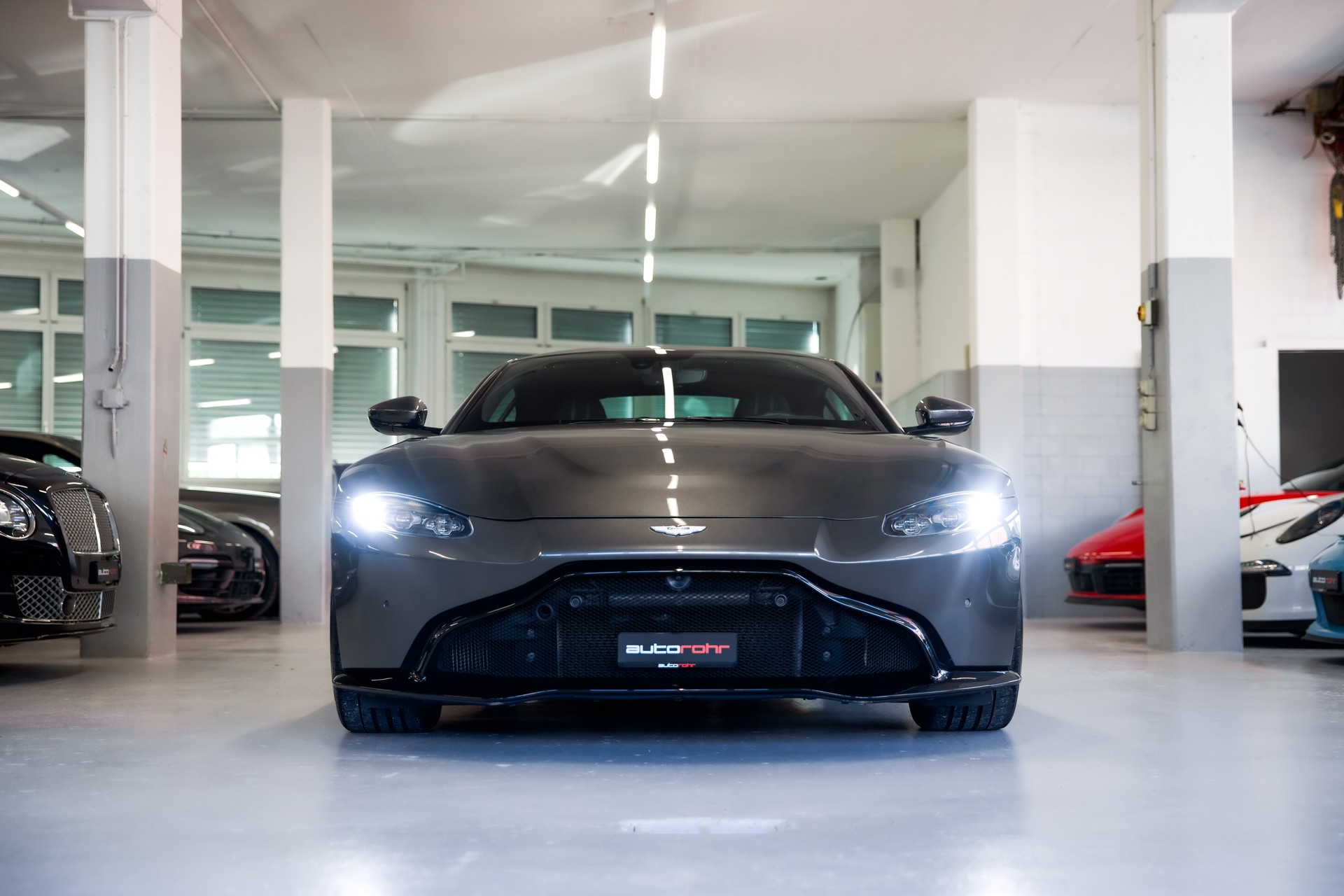 ASTON MARTIN V8 Vantage 4.0 Coupé ohne OPF-showroom-element-1