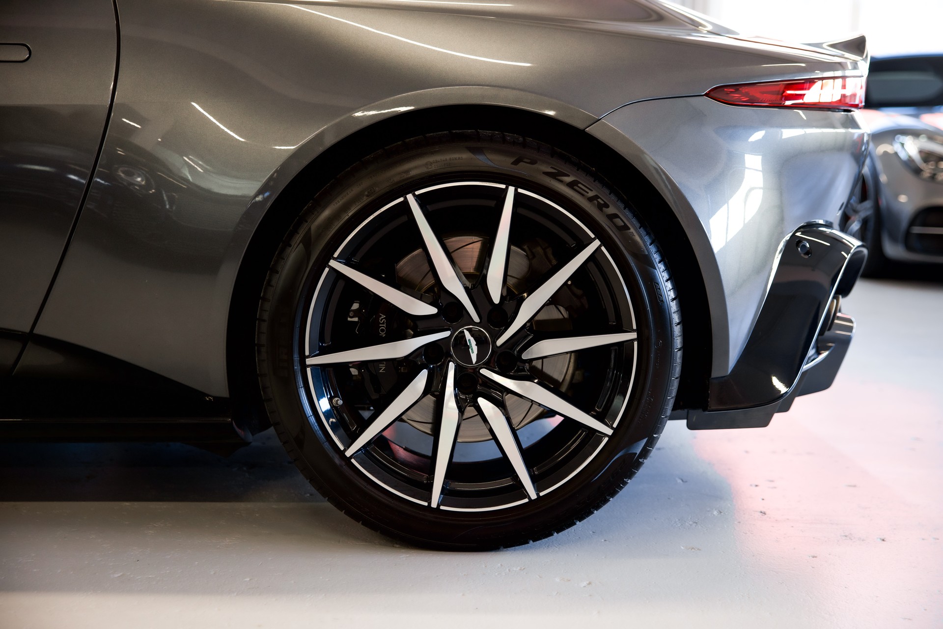 ASTON MARTIN V8 Vantage 4.0 Coupé ohne OPF-image-10