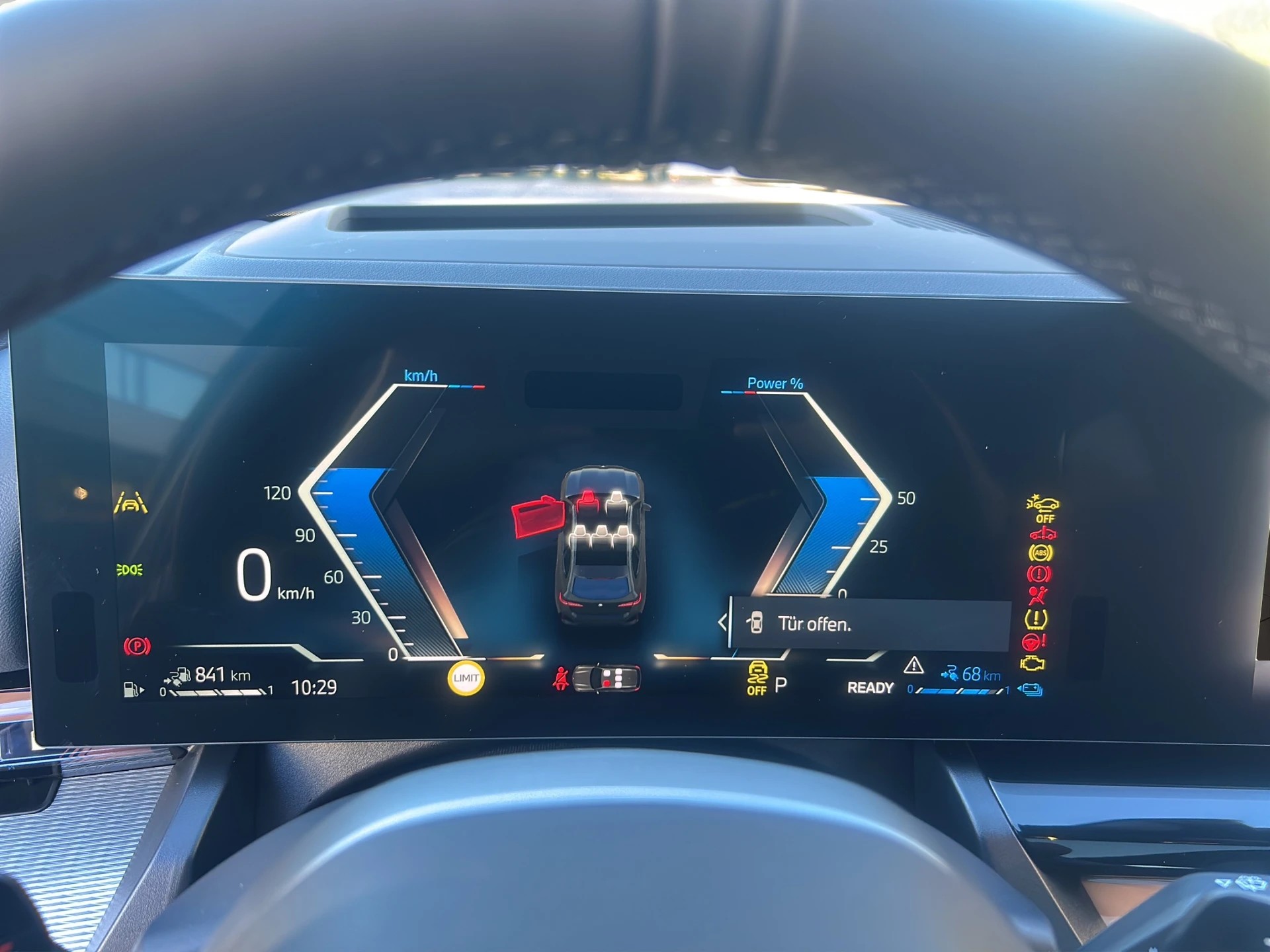 BMW 530e xDrive Touring M Sport Steptronic-image-9