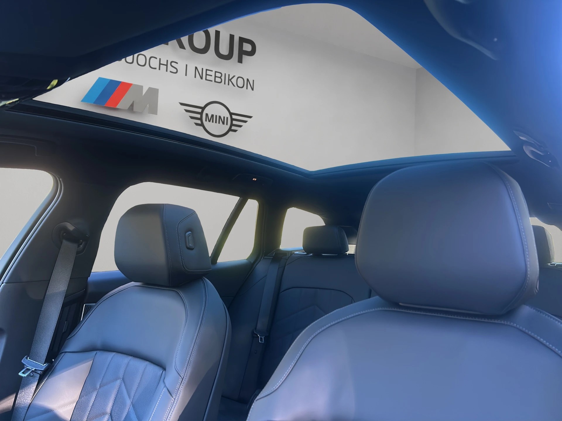 BMW 530e xDrive Touring M Sport Steptronic-image-17
