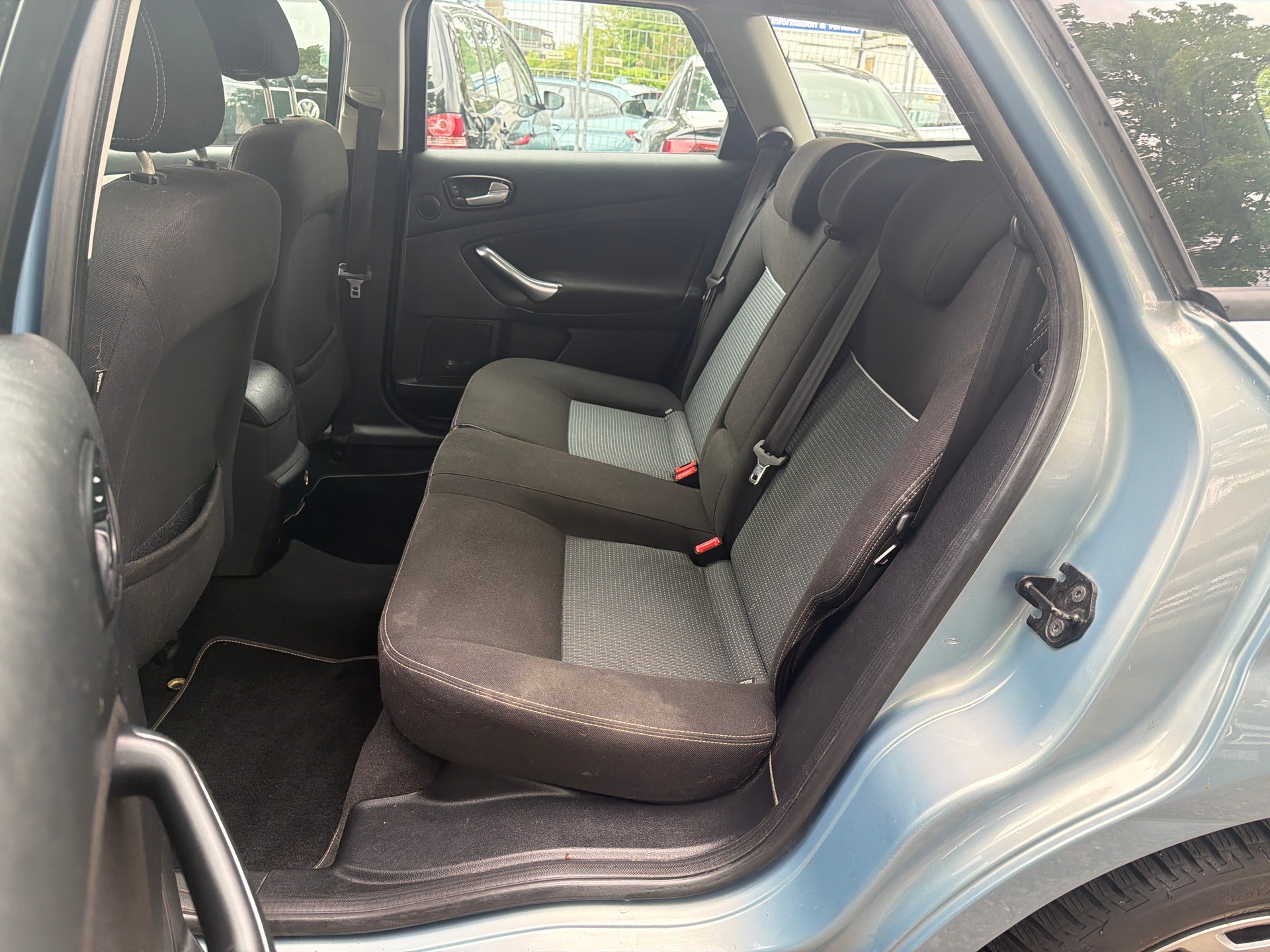 FORD Mondeo 2.0 TDCi 16V Carving PowerShift * Gr. Navi * Klima-auto * Tempomat * PDC V&H * Letzte MFK 04.2023-image-9