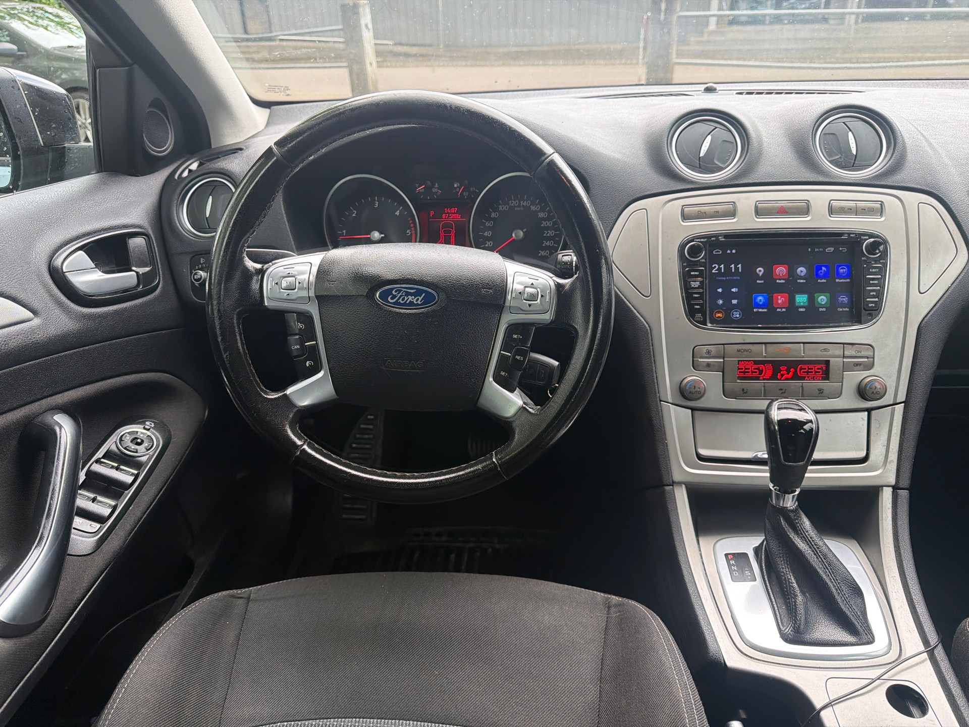 FORD Mondeo 2.0 TDCi 16V Carving PowerShift * Gr. Navi * Klima-auto * Tempomat * PDC V&H * Letzte MFK 04.2023-image-11