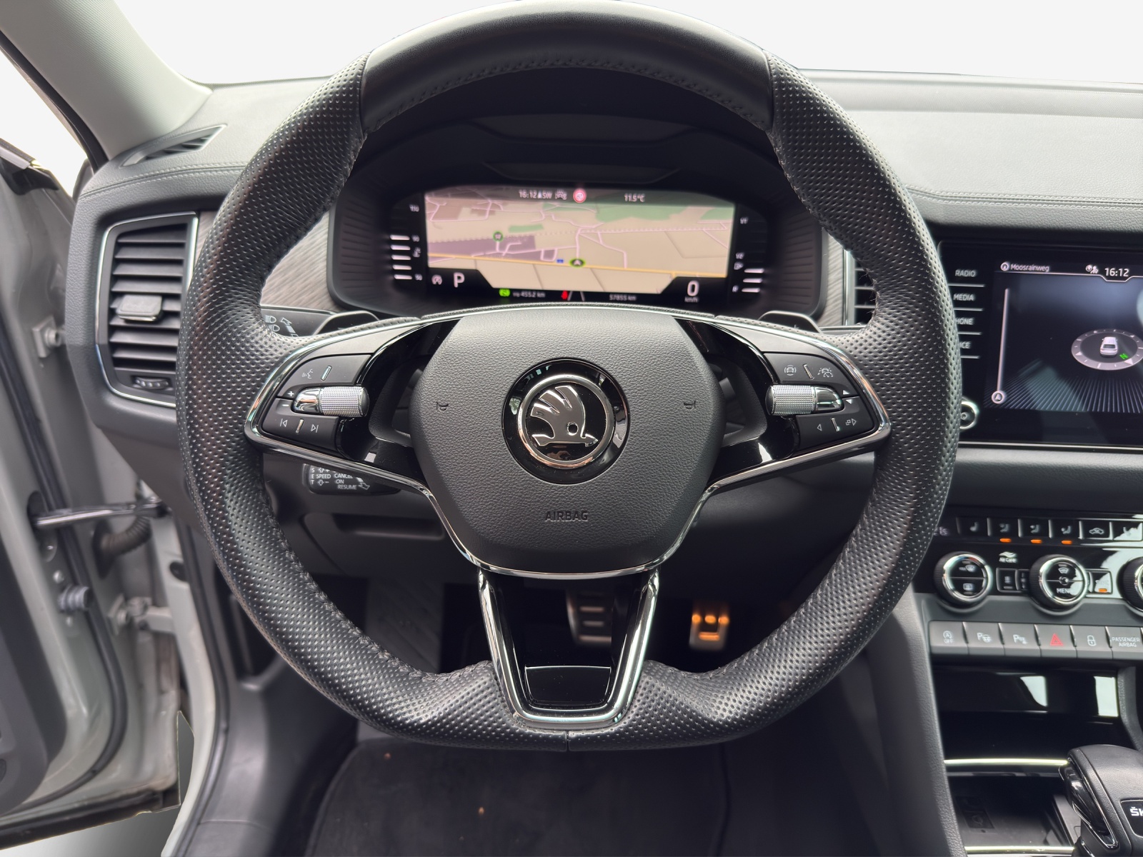 SKODA Kodiaq 2.0 TSI 4x4 Style-image-9