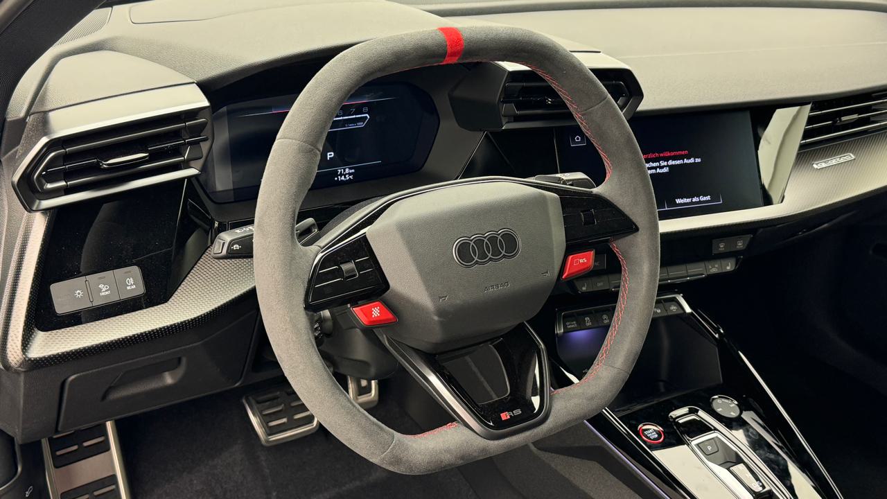 AUDI RS3 Limousine 2.5 TSI quattro S-tronic-image-6